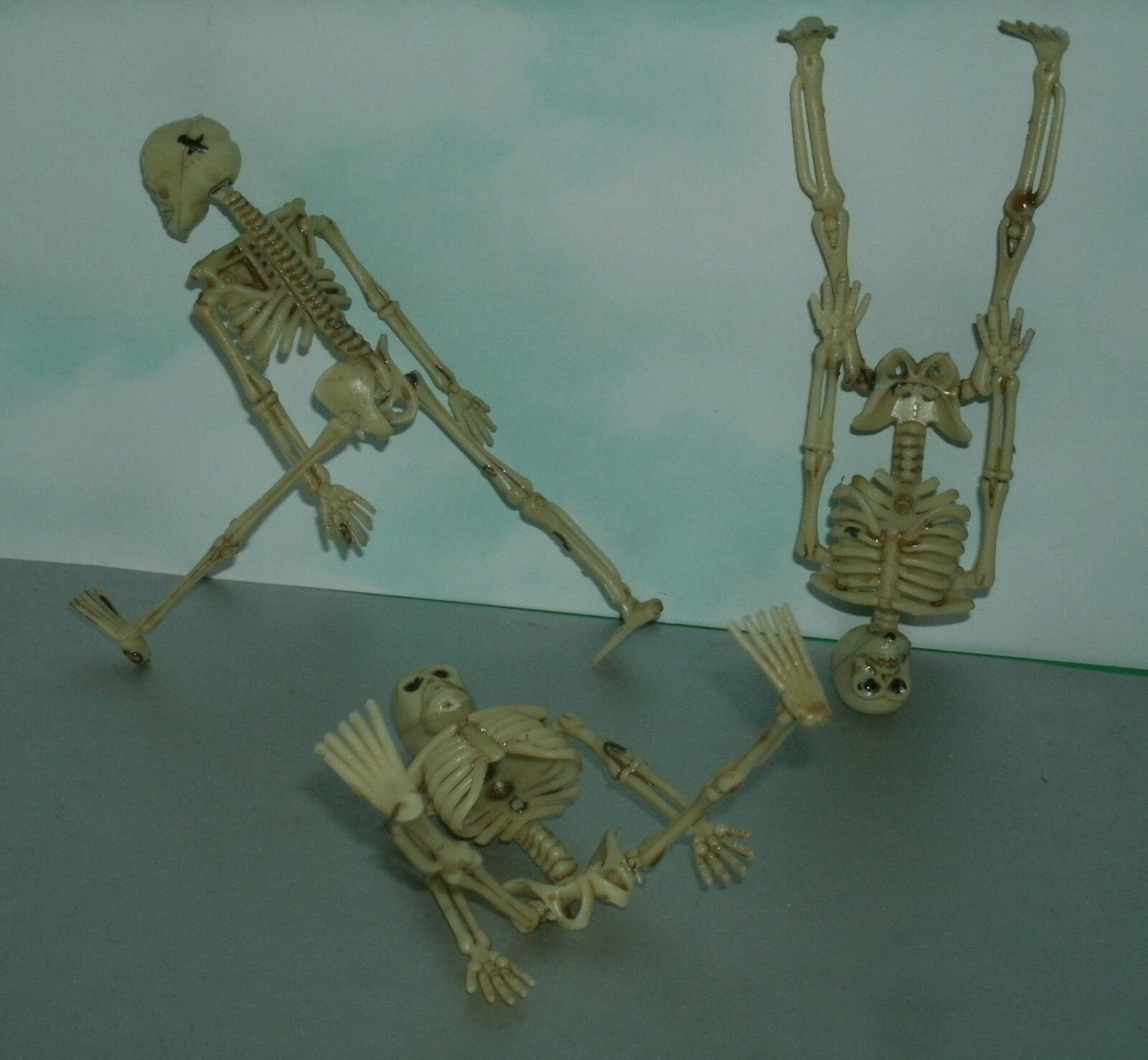 Three 1/12 Scale Human Skeleton Figures 6&Prime; Basic Plastic Halloween Skull & Bones