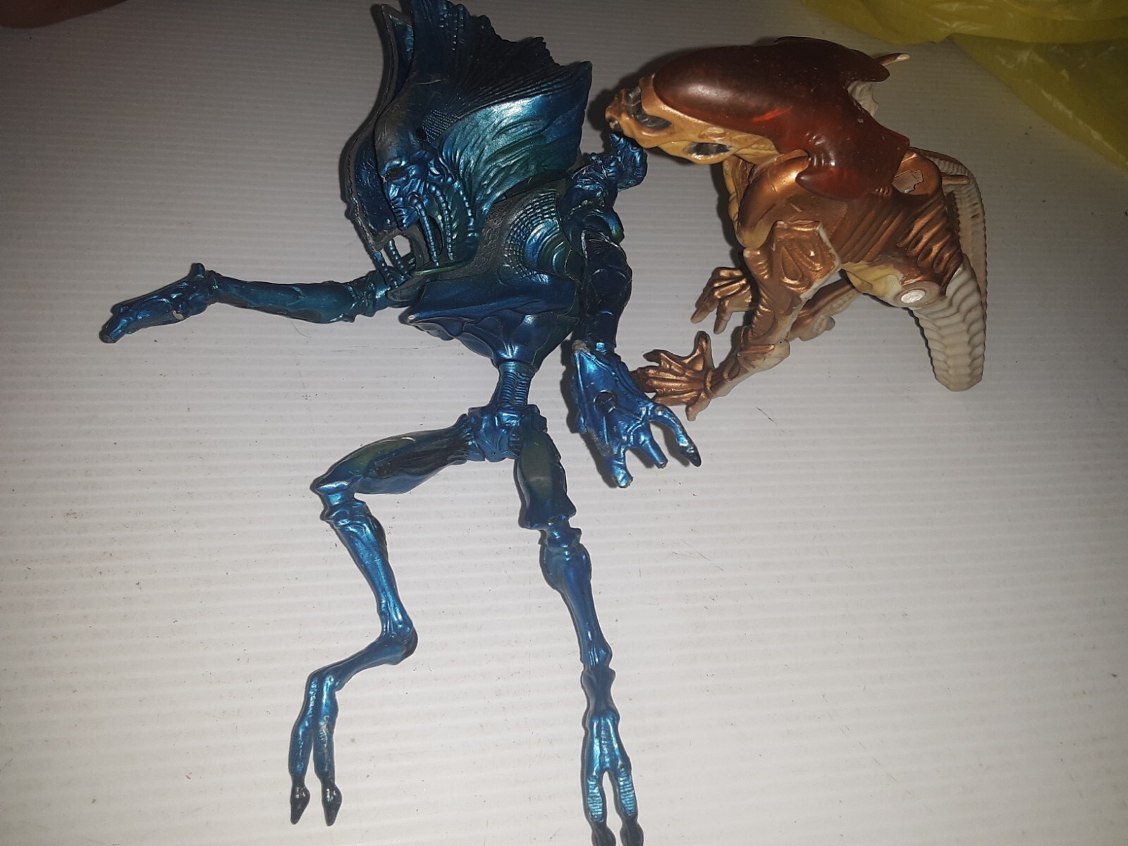 (2) 1993 Kenner Panther Alien ++ 20th Century Fox Vintage Action Figures bin380