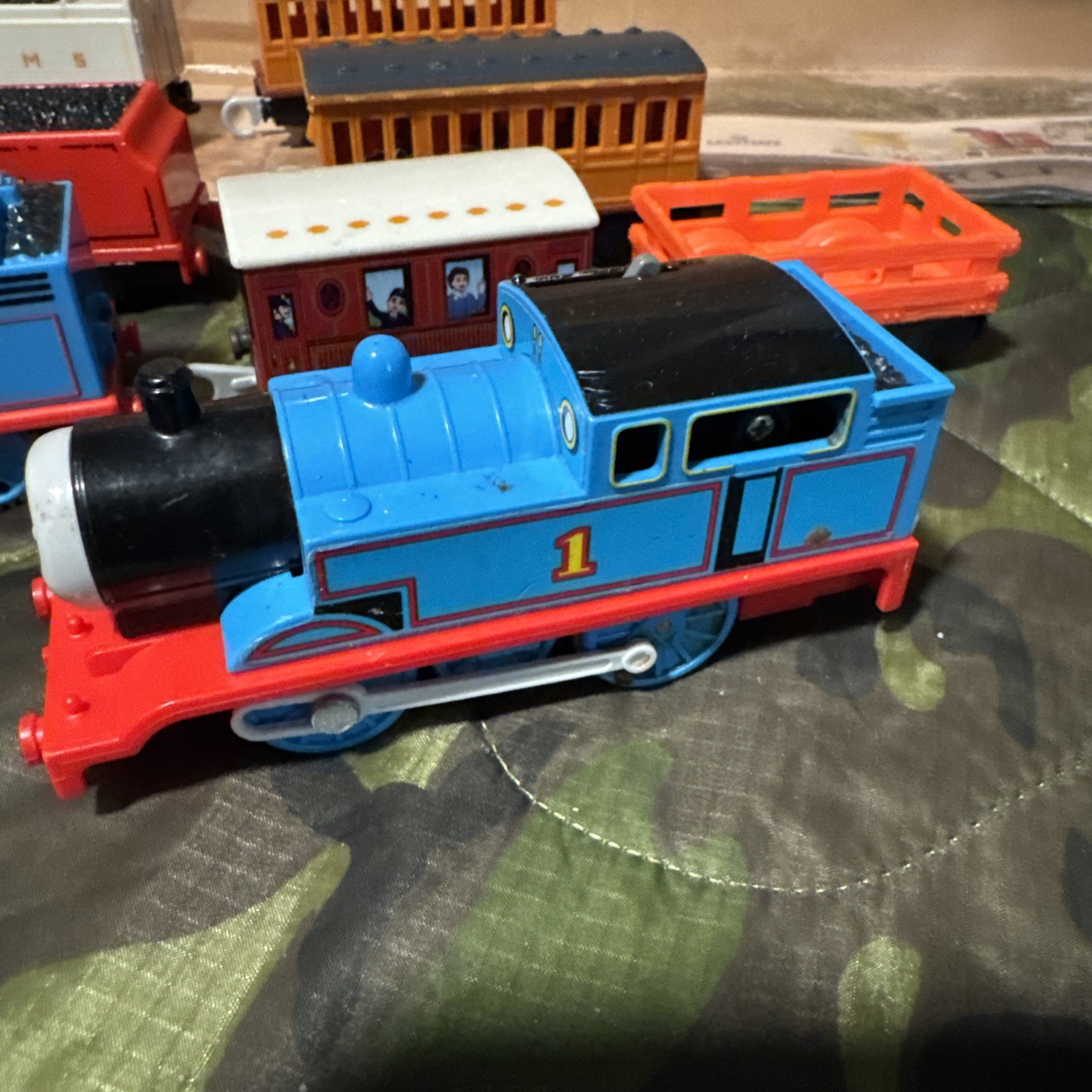 Trackmaster Thomas Motorized Train Lot of 4 Engines & Cars All Working.