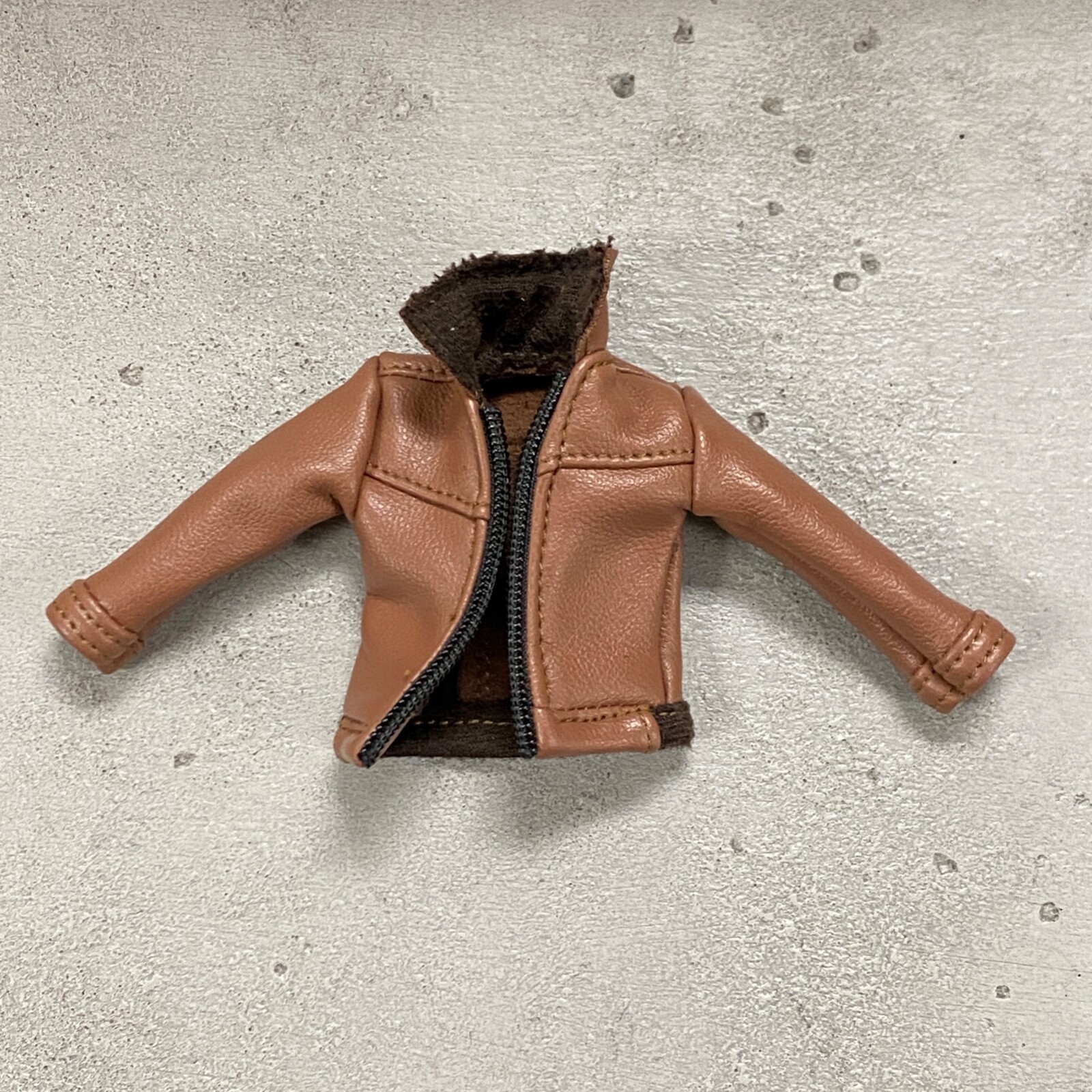 PB-JKT-RH2: 1/12 Brown Faux Leather Jacket for 6&Prime; Mezco Nota DC slim body