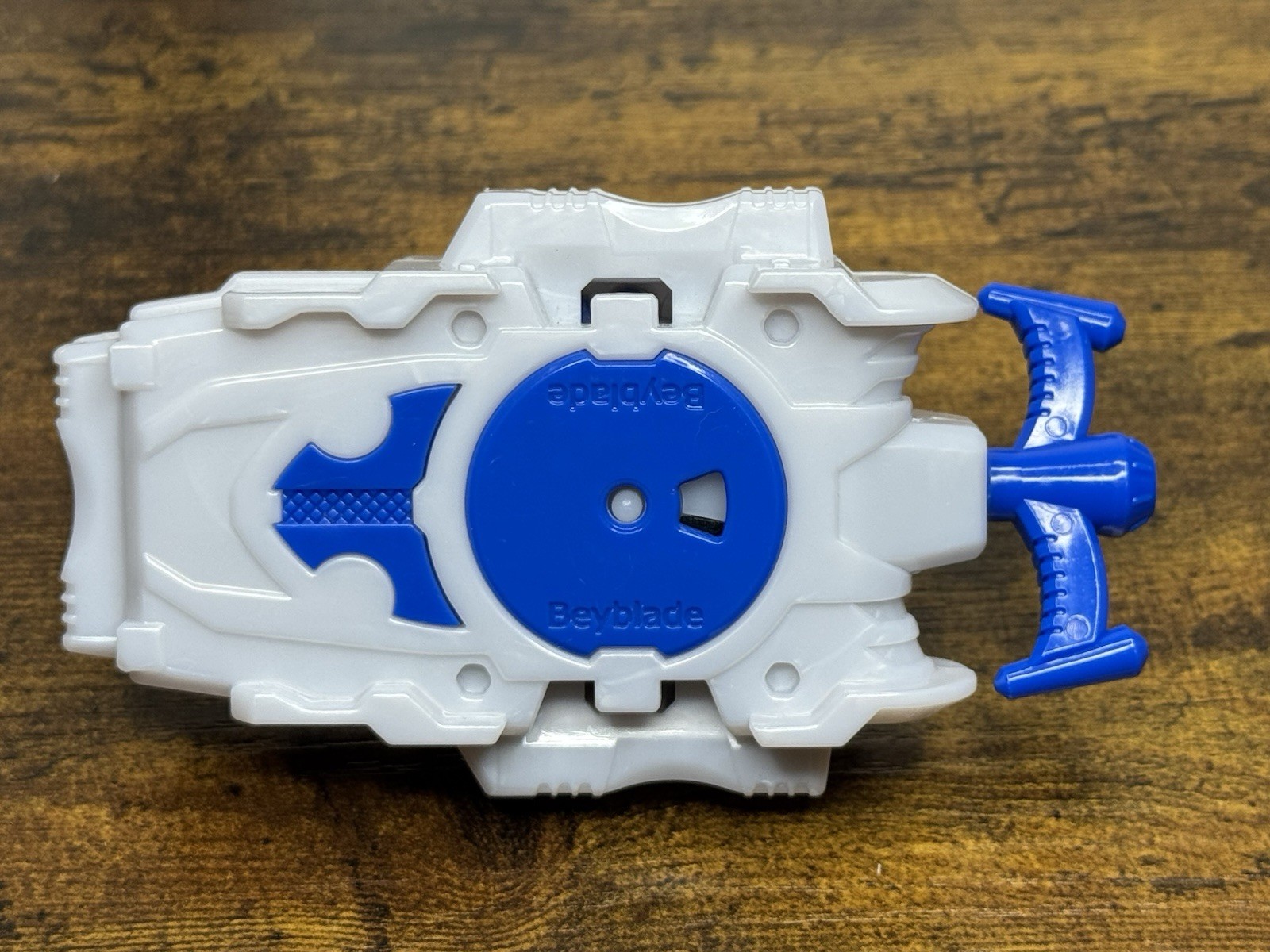 Takara Tomy Beyblade Burst White String Launcher – Left Spin Beylauncher #1
