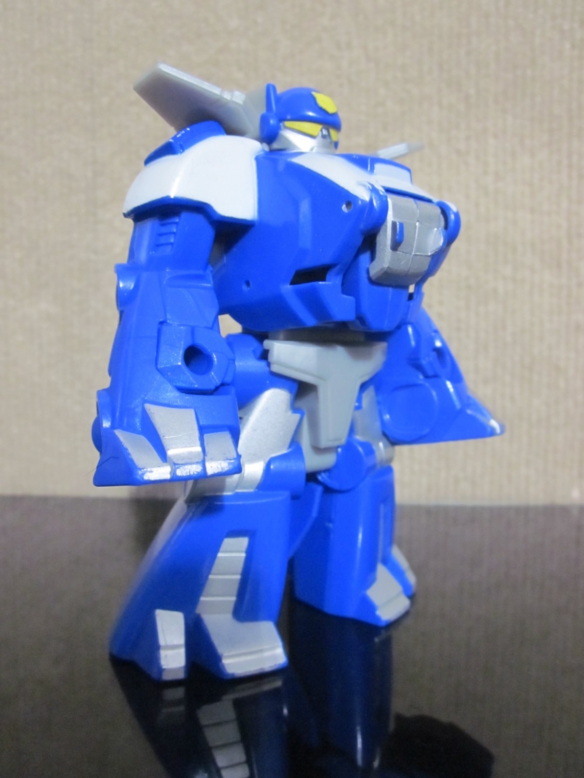 Hasbro Tomy Playskool Heroes Transformers Rescue Bots Chase The Dino Protector