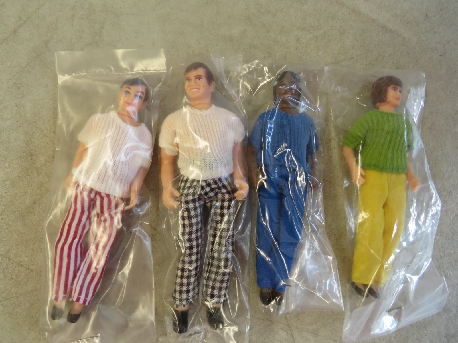 Lot of 4 1975 Tonka Mighty School Bus Winnebago Camper Figures Bus Passenger
