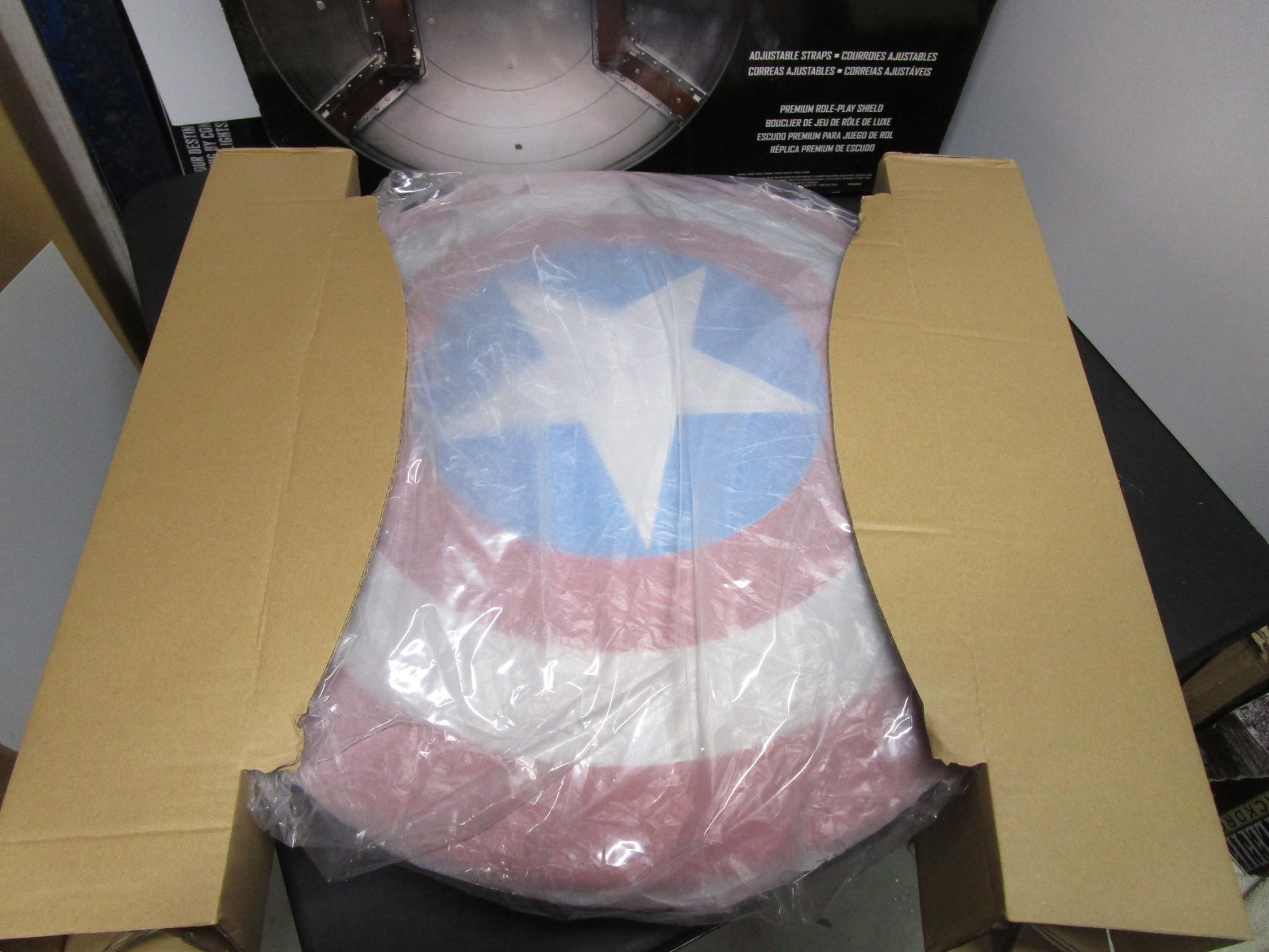 MARVEL CAPTAIN AMERICA SHIELD LEGENDS SERIES 24IN/60CM