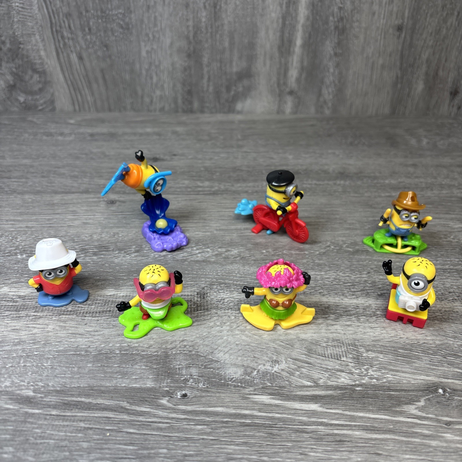 Kinder Surprise Eggs Minions Around The World Mini Toy Lot Despicable Me Toys x7