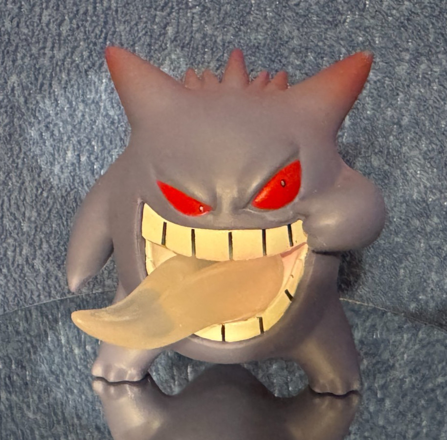 Gengar « Tongue » Limited Edition Pokemon Collectible Figure « Purple » – BRAND NEW