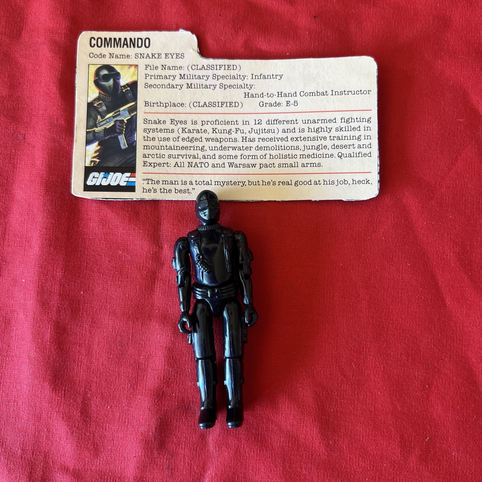 GI JOE Snake Eyes Figure Complete with file card 1980’s Vintage G.I.