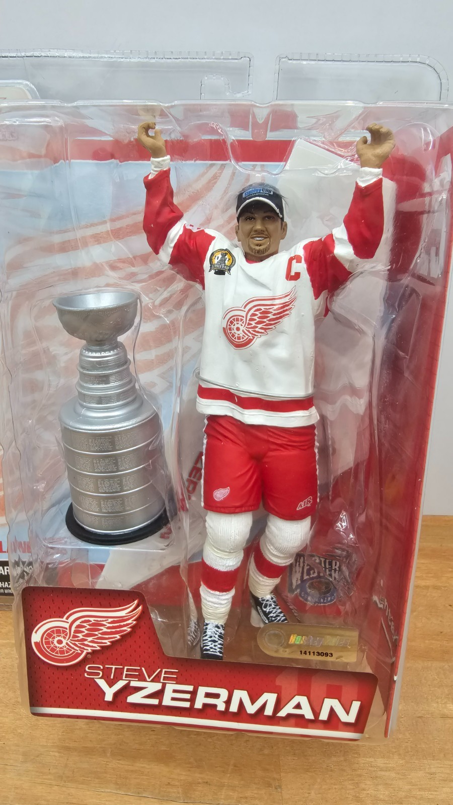 MCFARLANE STEVE YZERMAN DETROIT RED WINGS STANLEY CUP NHL HOCKEY FIGURE SERIES 6