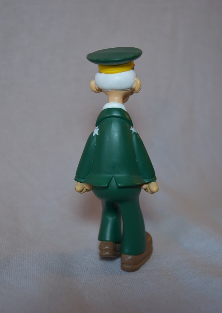 2000 Dark Horse Comics Beetle Bailey General Halftrack Figure