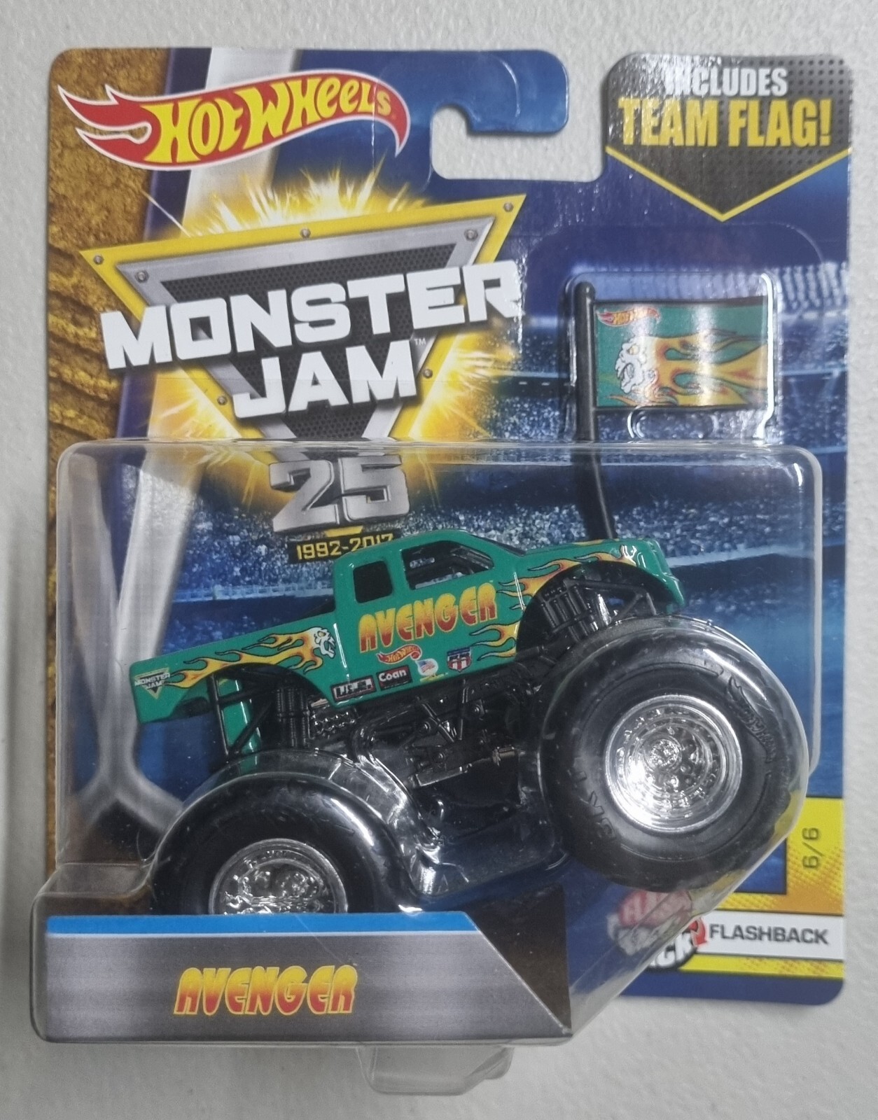 Monster Jam 25th Anniversary AVENGER w&rsquo; Team Flag – FLASH BACK # 6/6