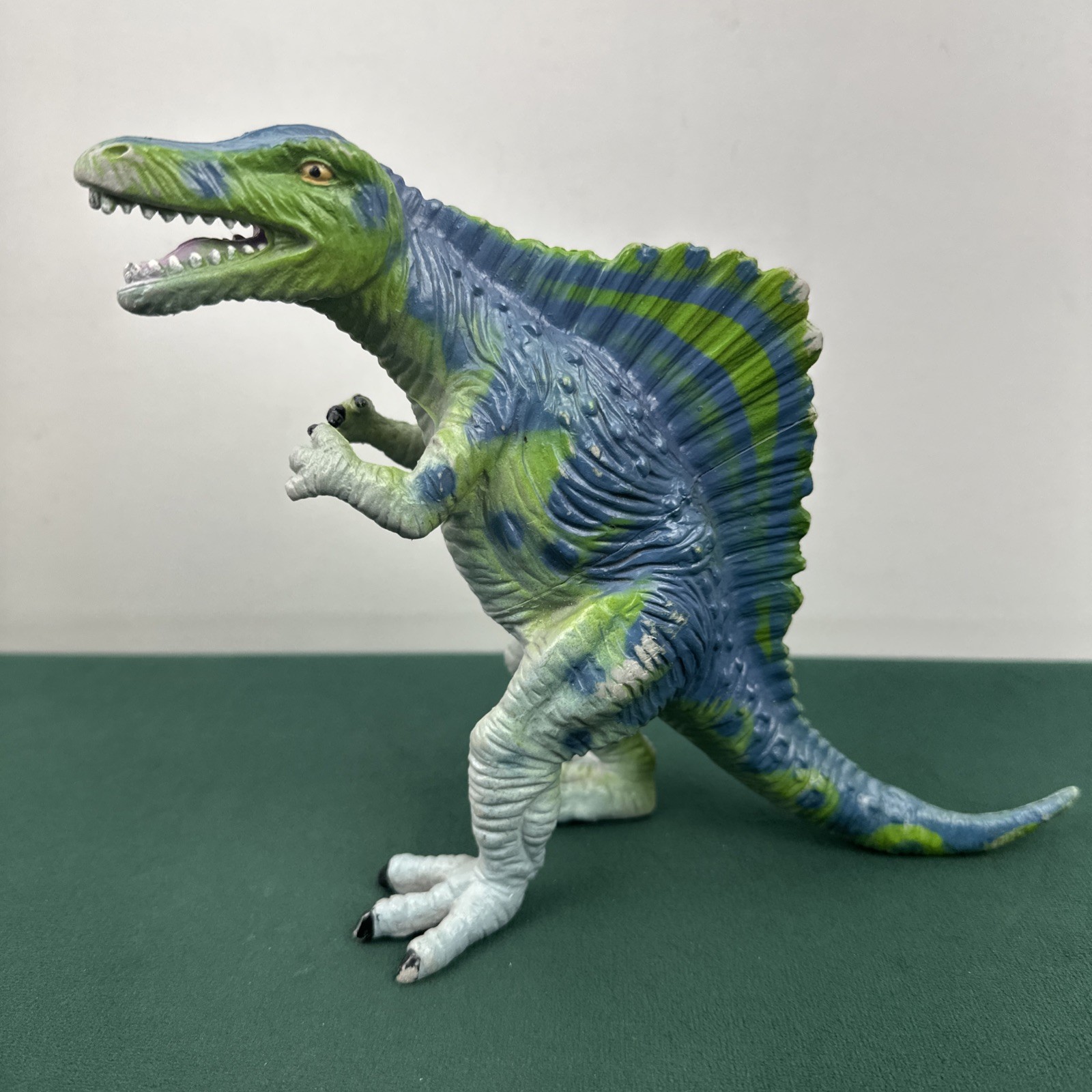 Spinosaurus 6&Prime;tall Hard Plastic Toy Dinosaur 2006 Toy Major Trading Co.