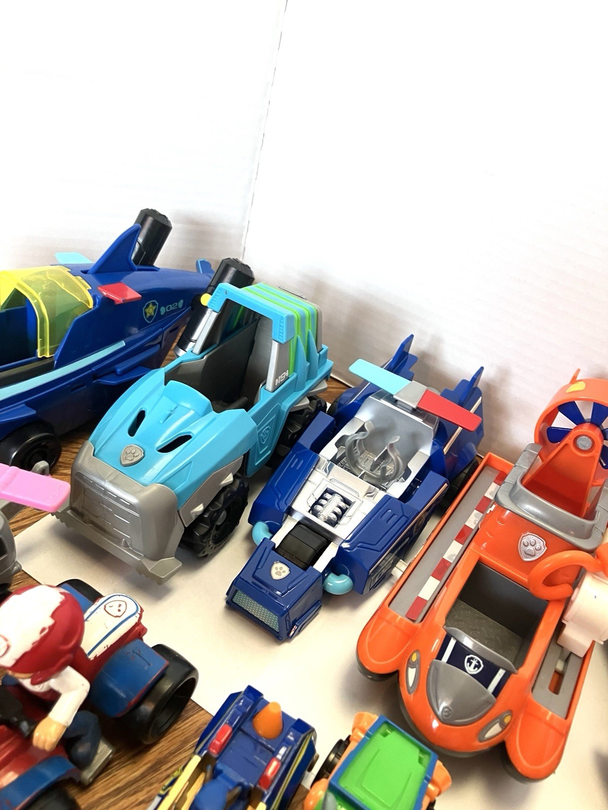 Paw Patrol Assorted Vehicles & Figures Lot Read Spin Master
