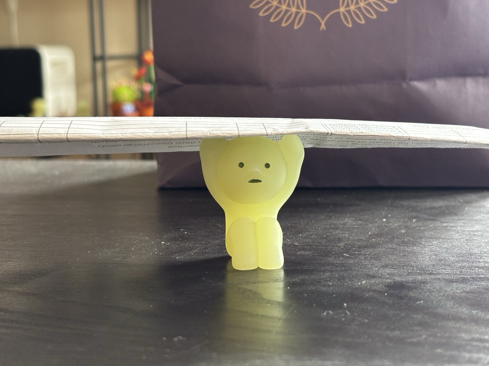 SMISKI Series 3 Hiding GLOW IN THE DARK Figure Dreams Discontinued Used