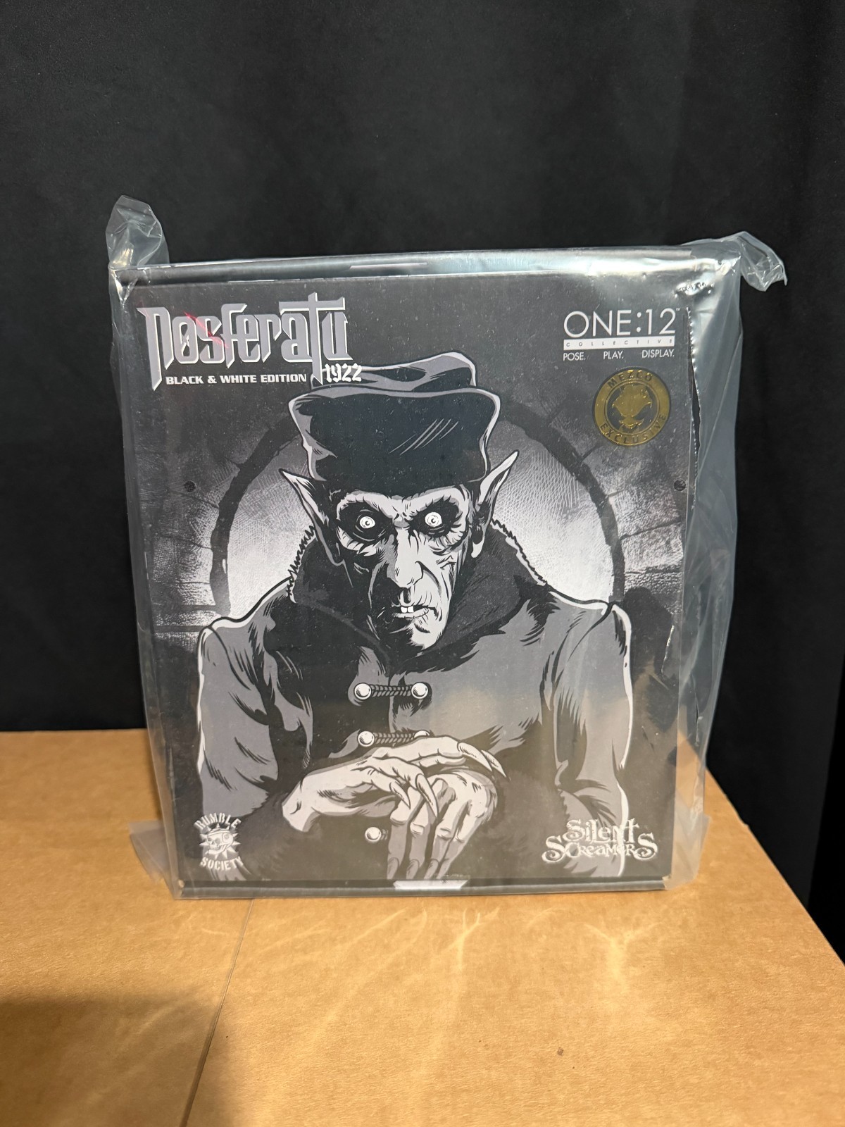 MEZCO TOYZ One:12 Collective Nosferatu (1922): Black & White Edition