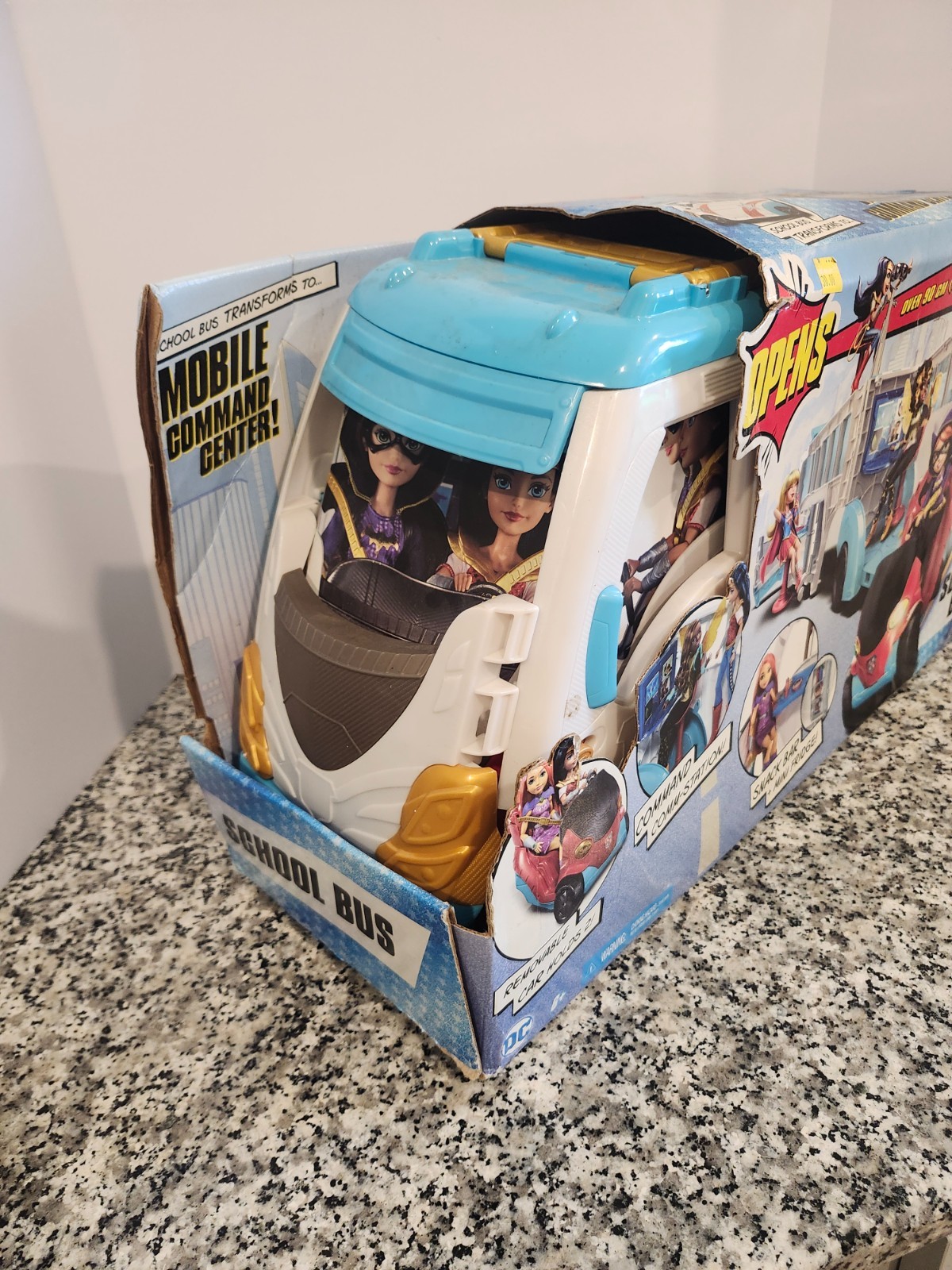 School Bus Mobile Command Center DC SUPER HERO GIRLS Comics MIB NEW Sealed