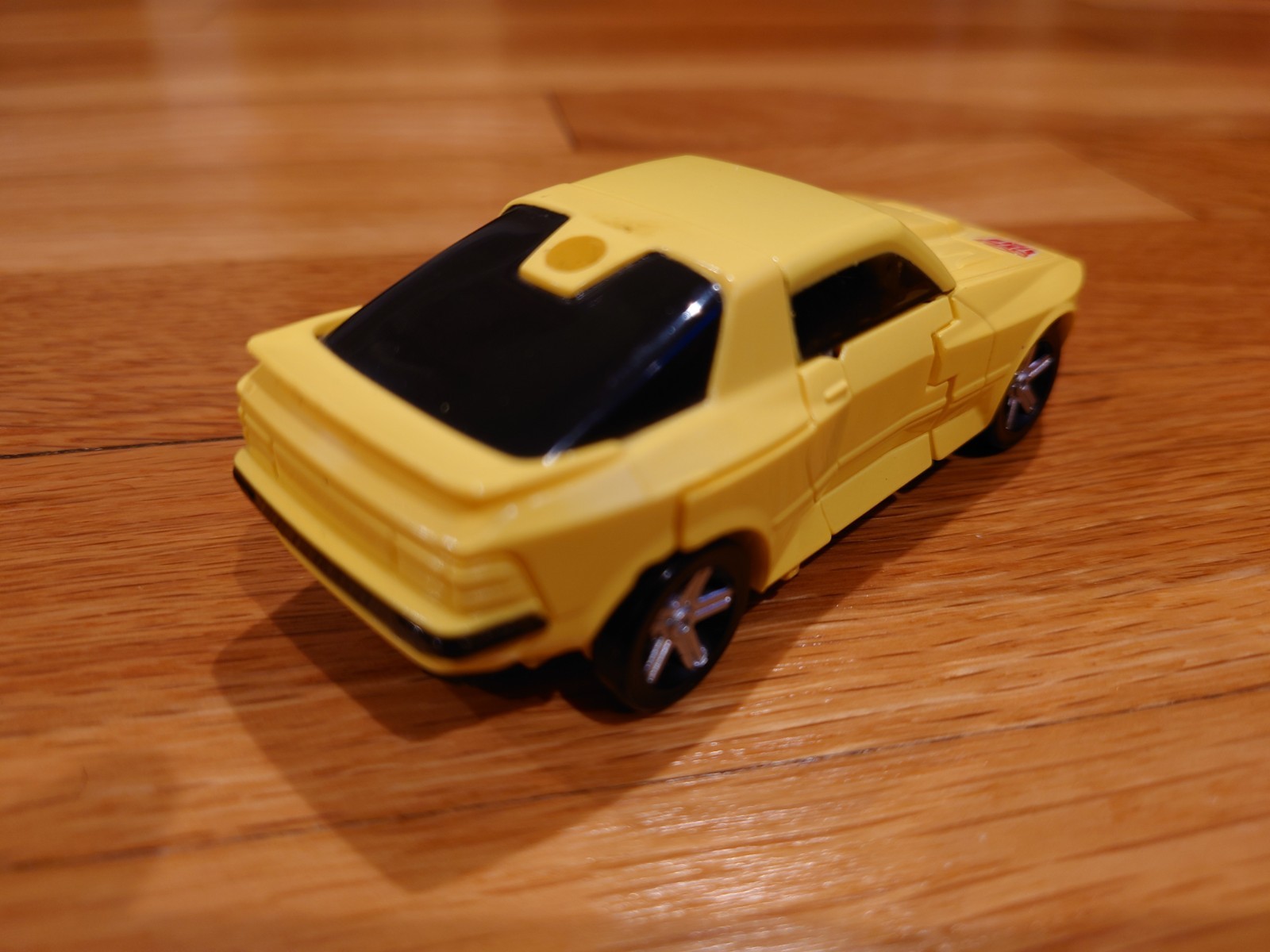 Transformers Generation Selects Hubcap WFC Deluxe War For Cybertron Trilogy