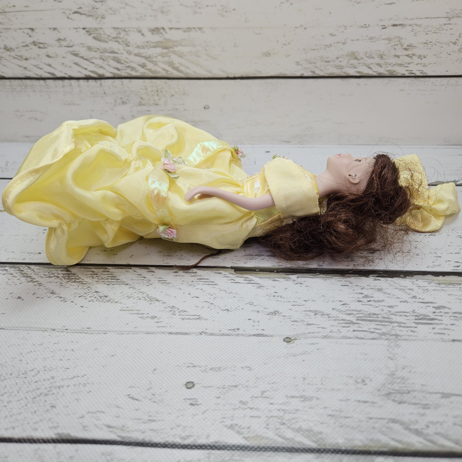Disney Princess Belle Porcelain Keepsake Doll Vintage 2000&rsquo;s 8&Prime; Figure Brass Key