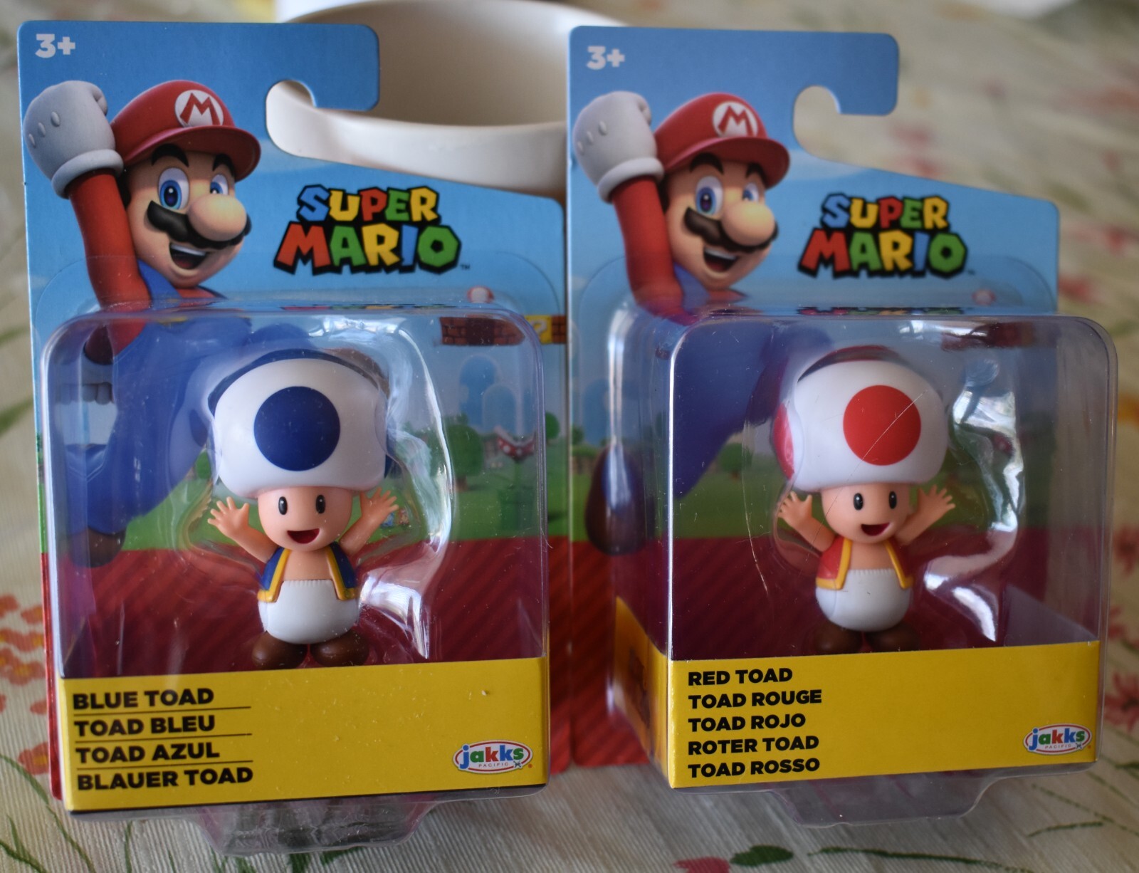 Super Mario BLUE TOAD & RED TOAD 2.5&Prime; Inch Jakks Figure NEW
