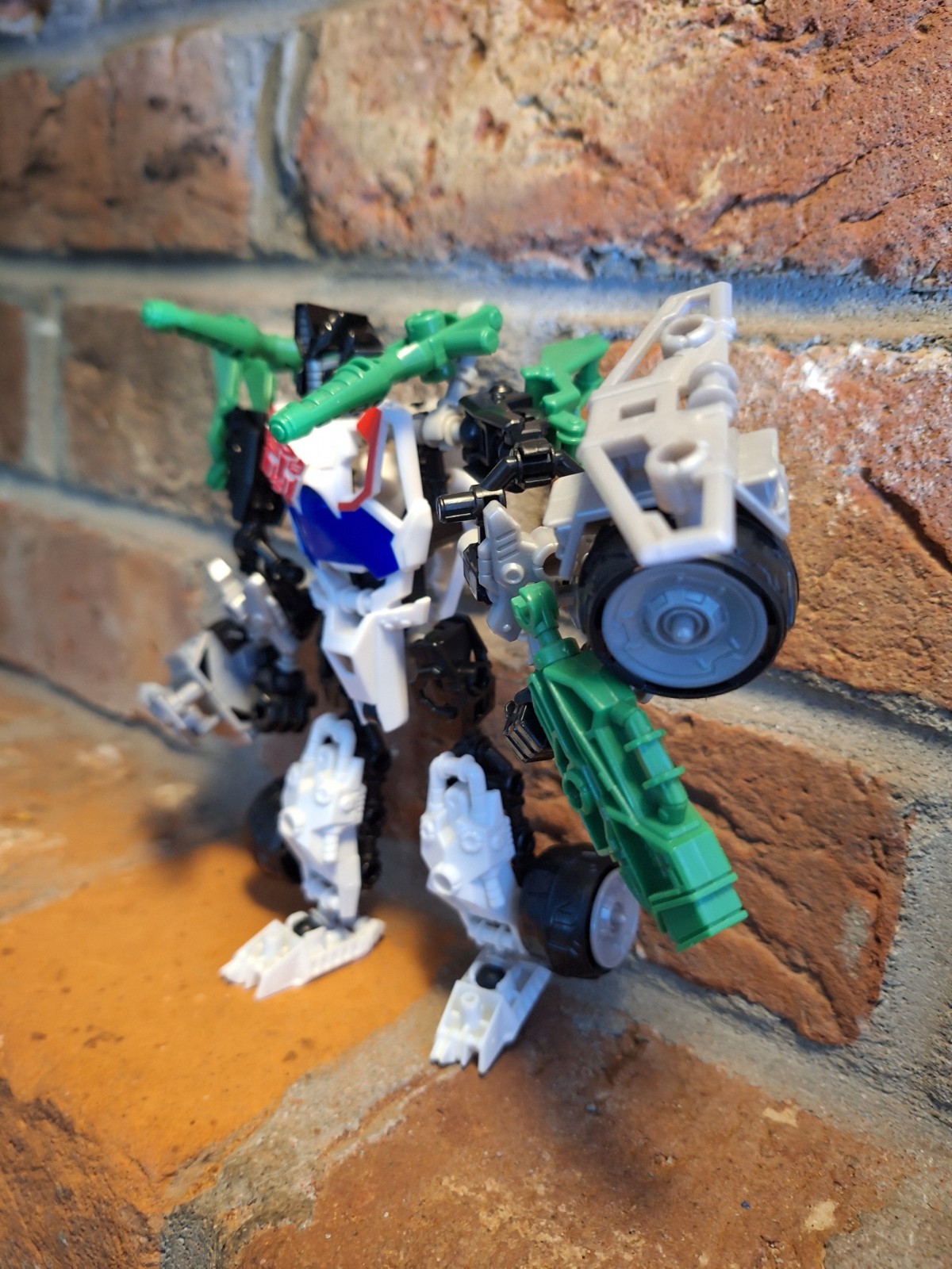 TRANSFORMERS Construct Bots Elite Wheeljack Built 6.5&Prime; Action Figure Hasbro Set