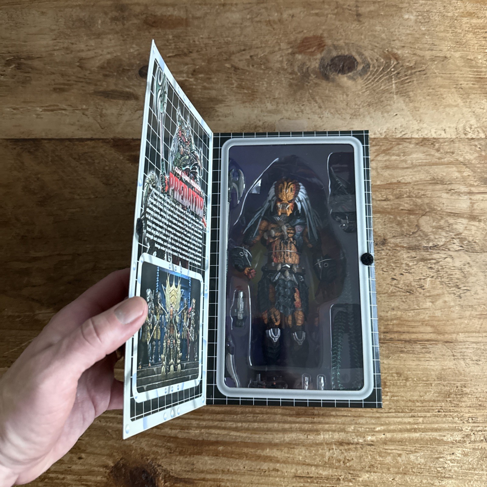 Predator Clan Leader 8.5&Prime; tall Deluxe Action Figure 1:12 Scale by NECA NEW! U