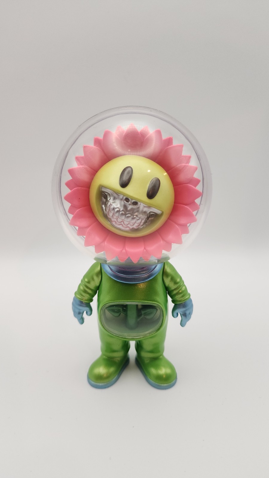 Ron English Sunflower Grin Metallic – MINDstyle DCon 2024 – BROKEN (Description)