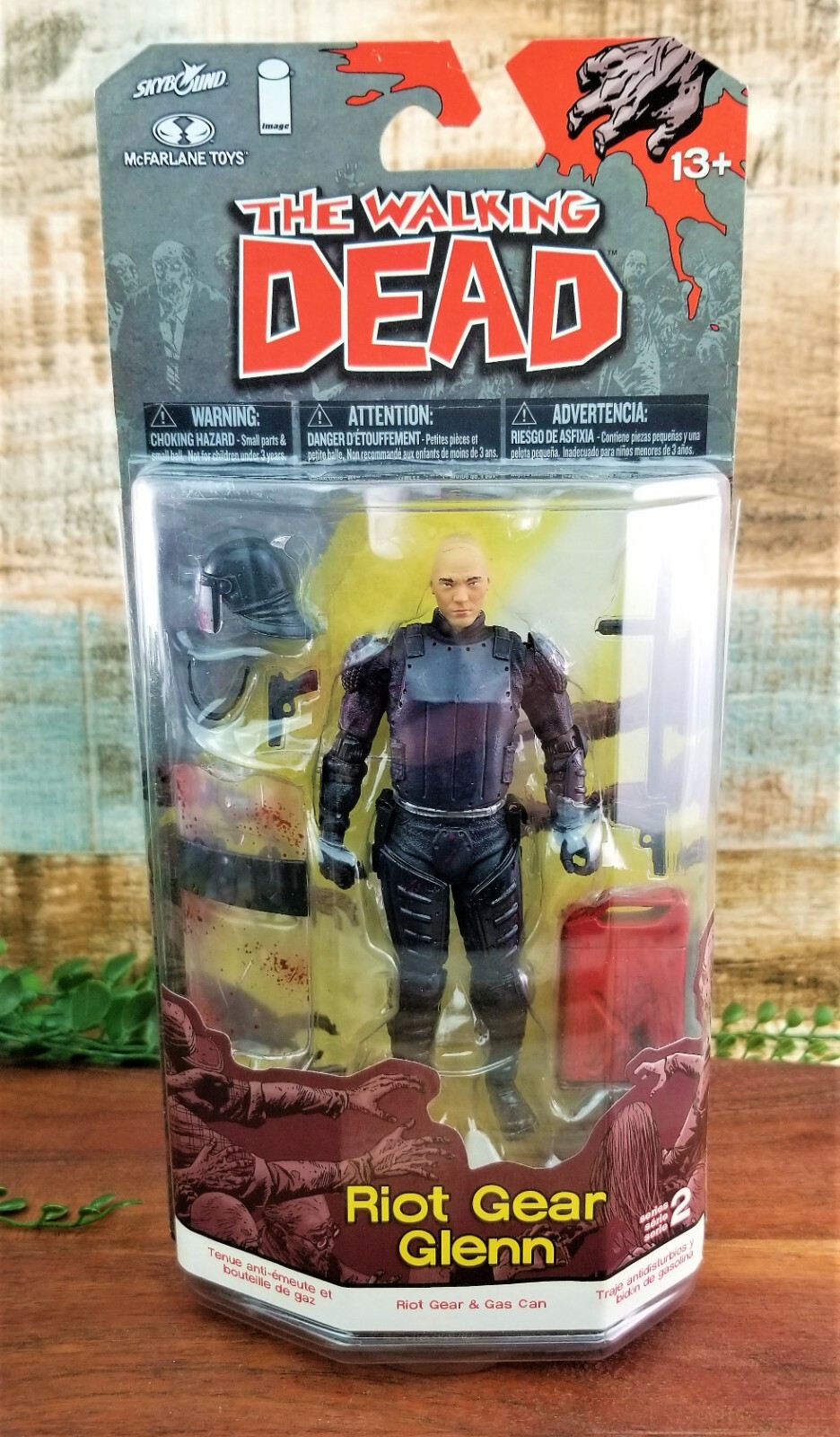 McFarlane The Walking Dead Comic Book Series 2 Riot Gear Glenn Collectible NOS