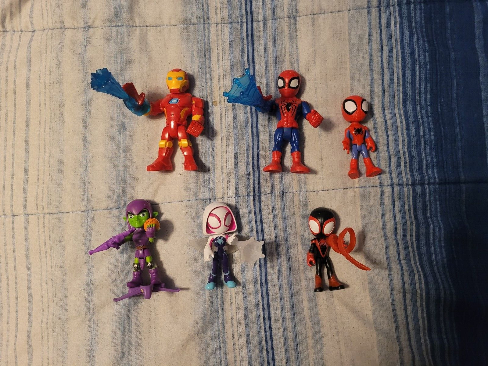 We Have A Must For Collectors Of Spiderman A Instant Starter Pack Of Toys