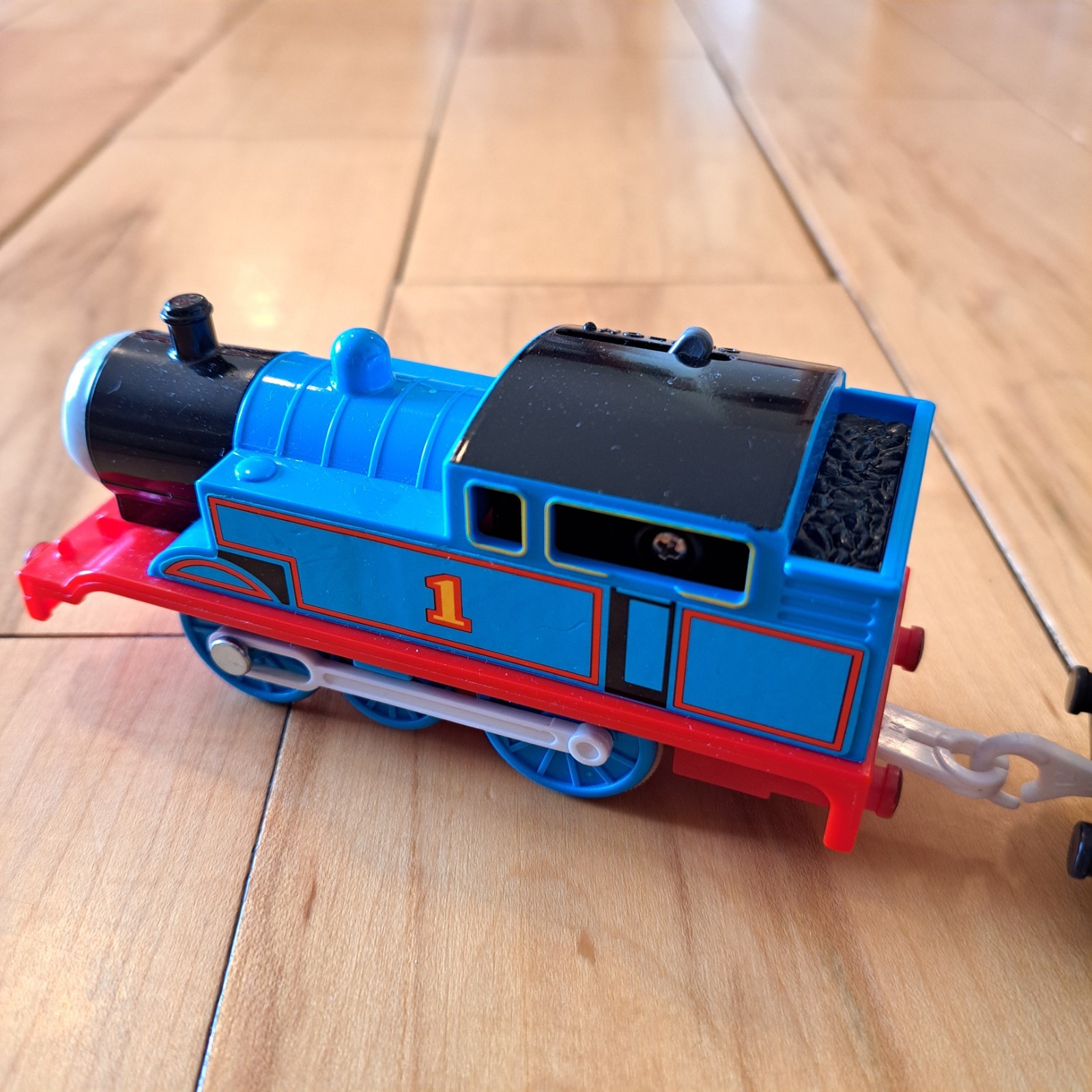 TOMY THOMAS W/ CLARABEL! Thomas Train Motorized Trackmaster