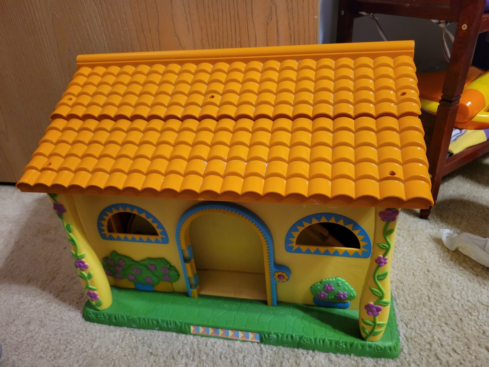 Dora The Explorer Talking Doll Play House 2003 Mom Furniture Works Great!