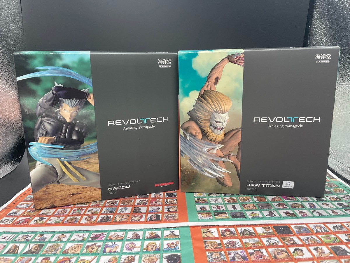 Revoltech Amazing Yamaguchi Garou & Jaw Titan Figure Set 2pcs One Punch Man AOT