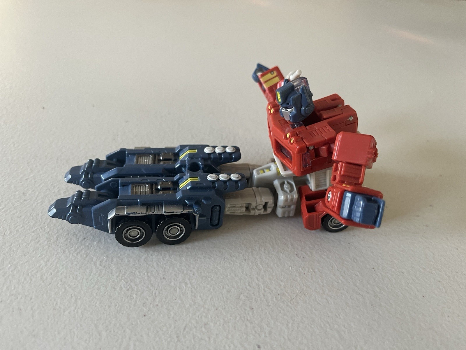 Vintage Transformers Classics Optimus Prime Action Figure UNSURE IF COMPLETE
