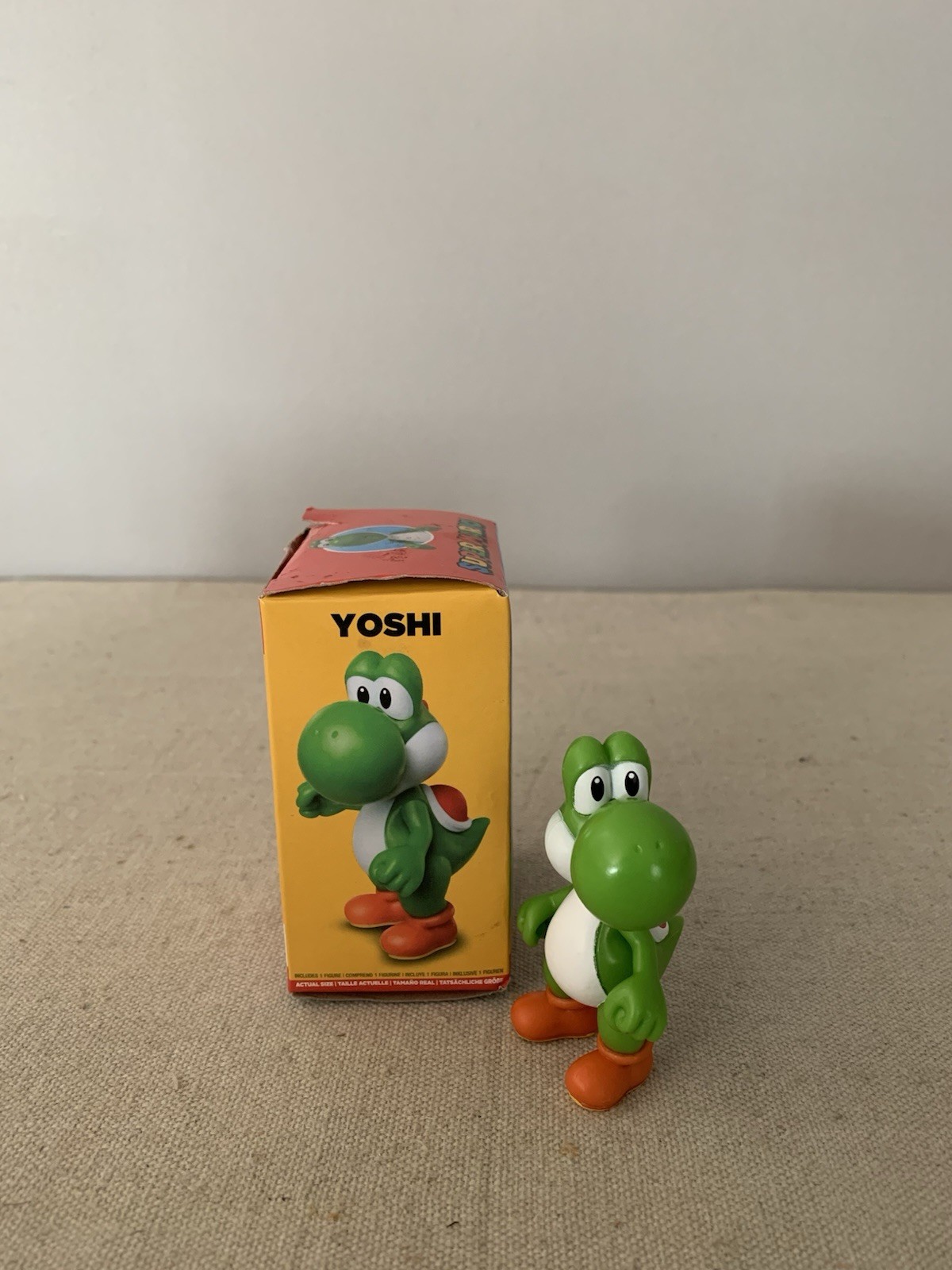 SUPER MARIO BROS MOVIE – Luigi Action Figure w/Flashlight + Yoshi Figure *READ*
