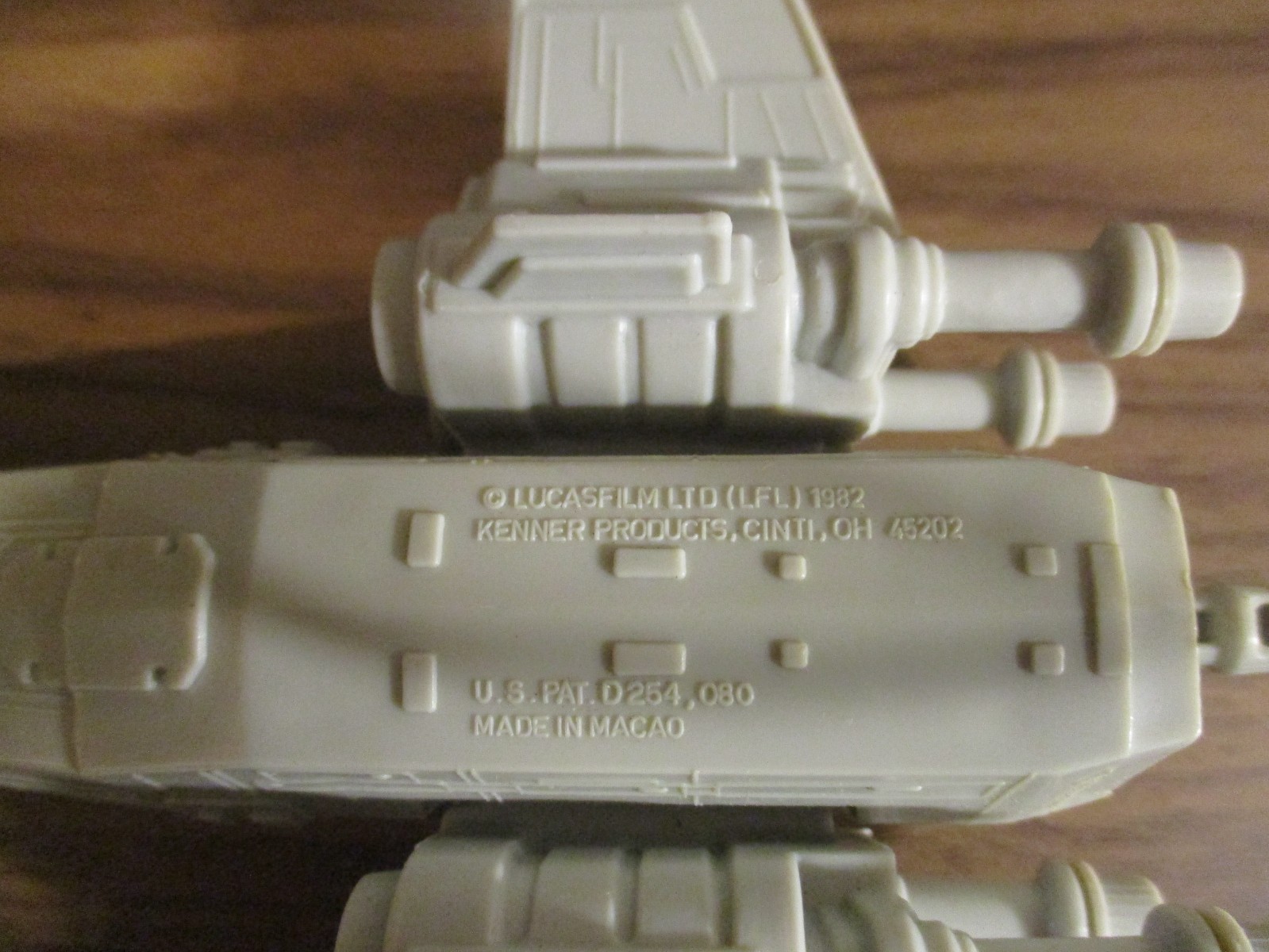 Vintage 1982 Star Wars Micro Collection X-WING FIGHTER WITH BREAK AWAY ACTION