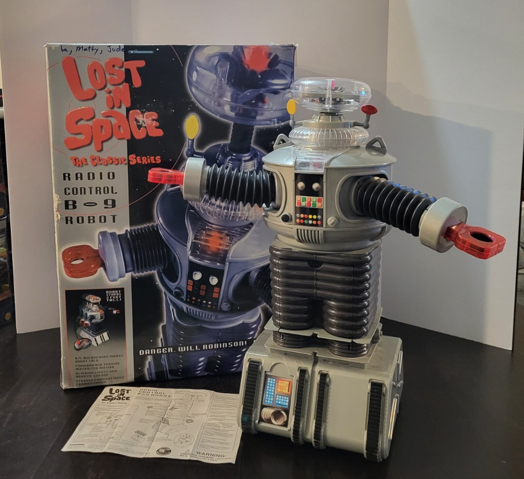 Radio Control B-9 Robot 24&Prime; Tall LOST IN SPACE Trendmasters w BOX No Remote