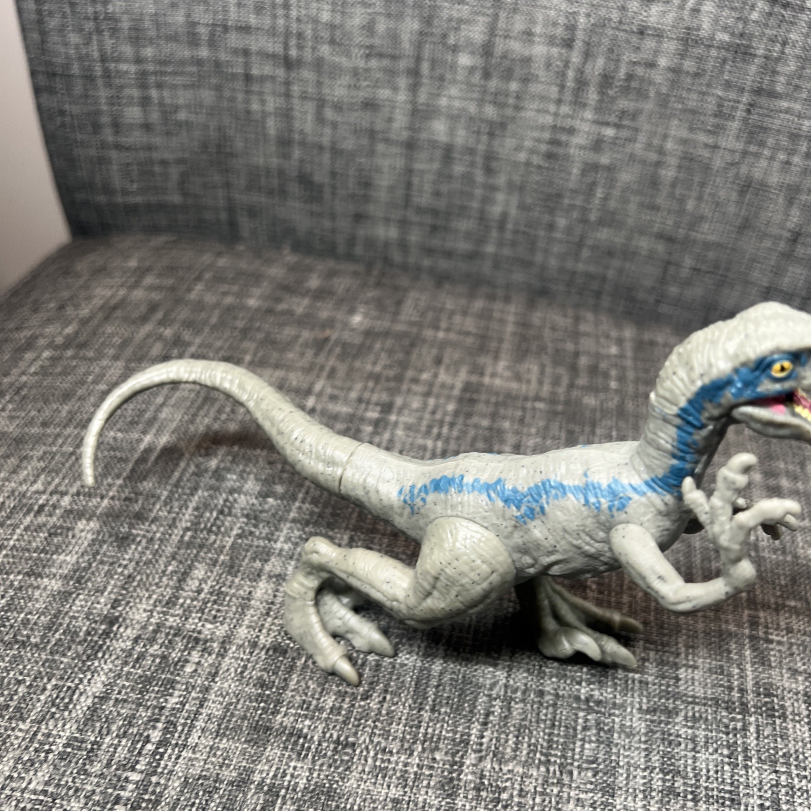Jurassic World Attack Pack Velociraptor Blue Action 7&Prime; Figure 2017