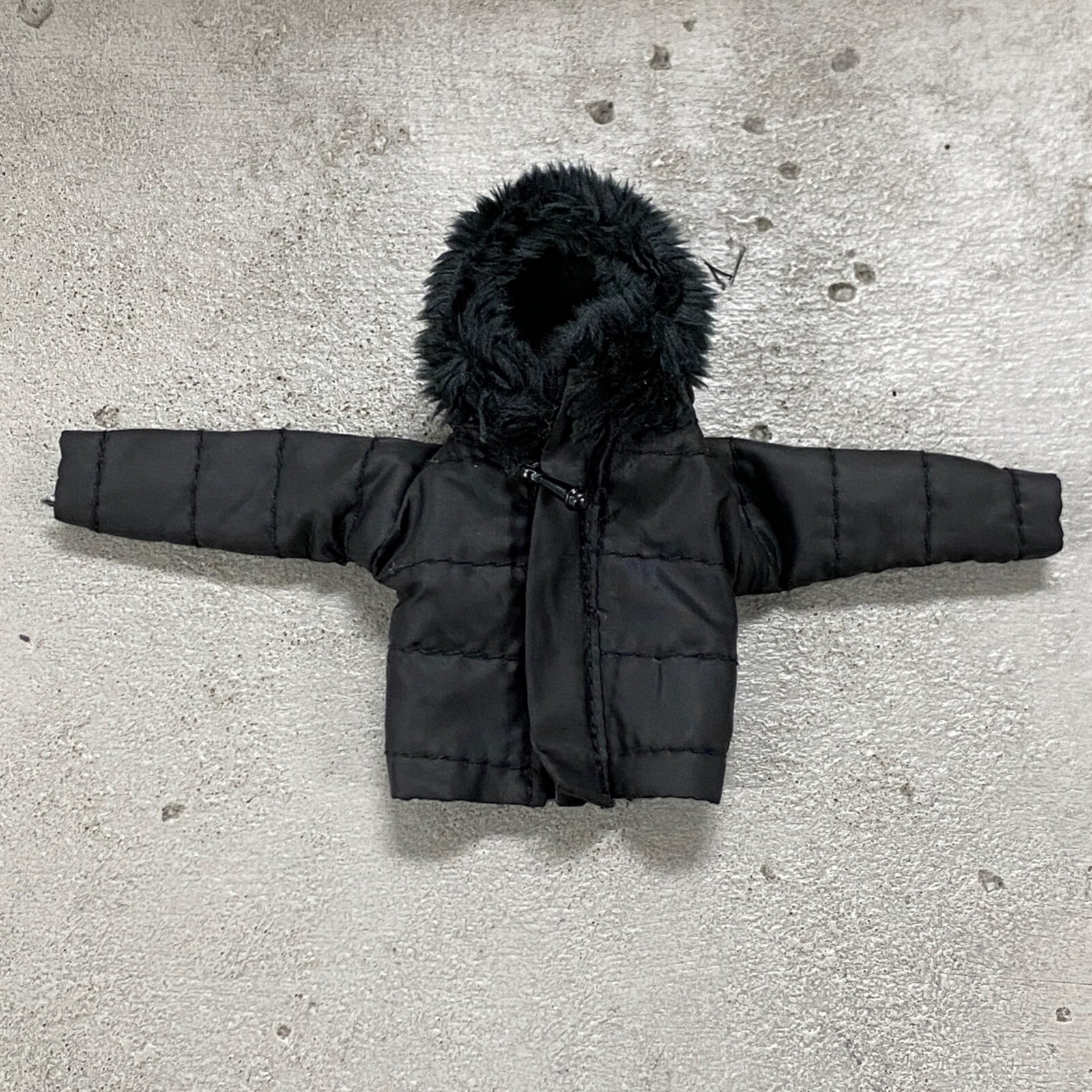 SU-PJFH-BK: 1/12 Black Fur Hoodie Puffer Jacket for 6&Prime; Slim Body