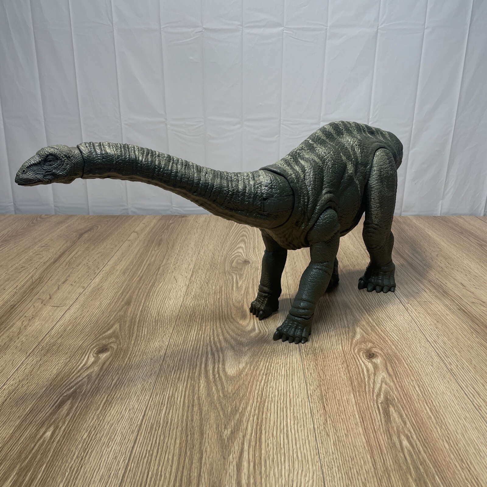 Mattel GWT48 Jurassic World Legacy Collection Apatosaurus Figure