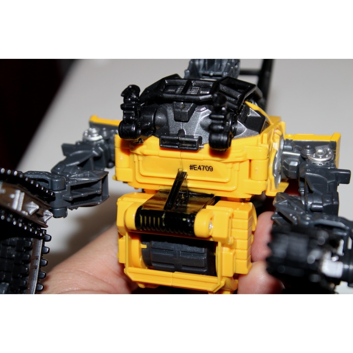 Transformers Hightower Studio Series 47 Constructicon Devastator Missing Claw