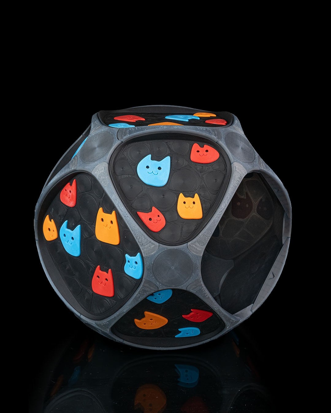 Kitty Pattern Pet Pod – 3D Printed Cat Face Pet House | Colorful Indoor Retreat
