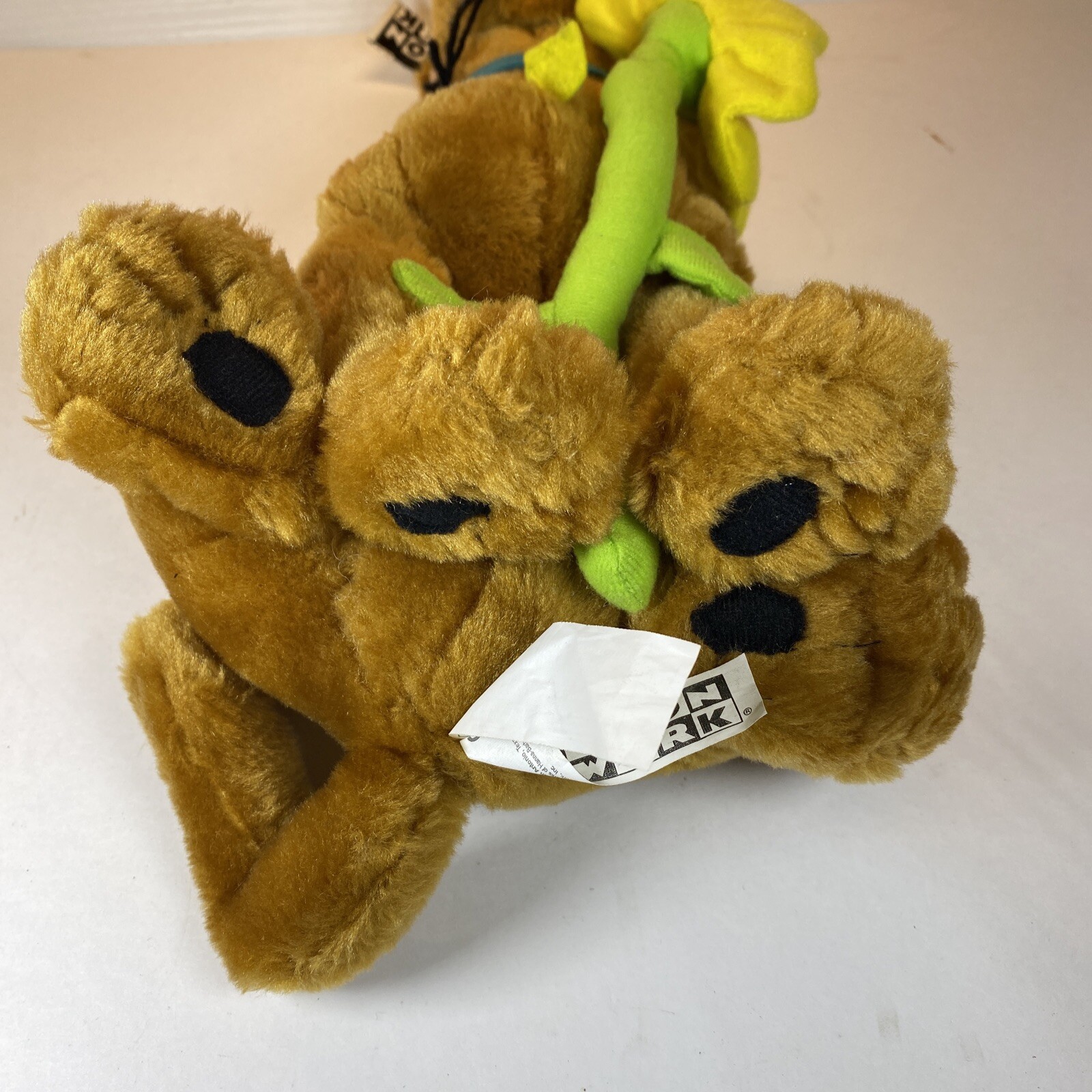 Cartoon Network Scooby Doo Plush Holding Flower Stuffed Animal Toy 11&Prime; With Tag