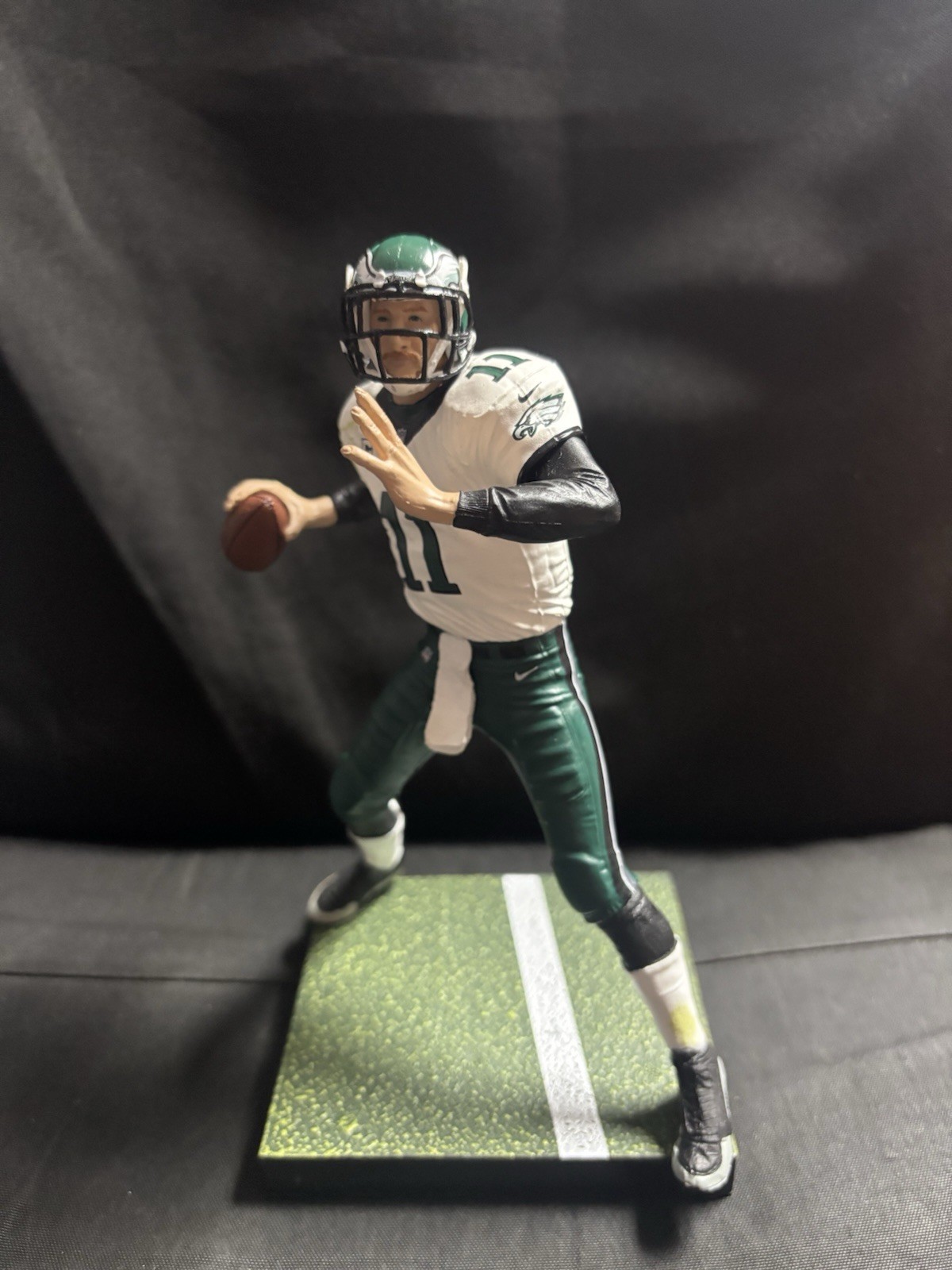 Carson Wentz Eagles Madden NFL 18 Team Series McFarlane Loose