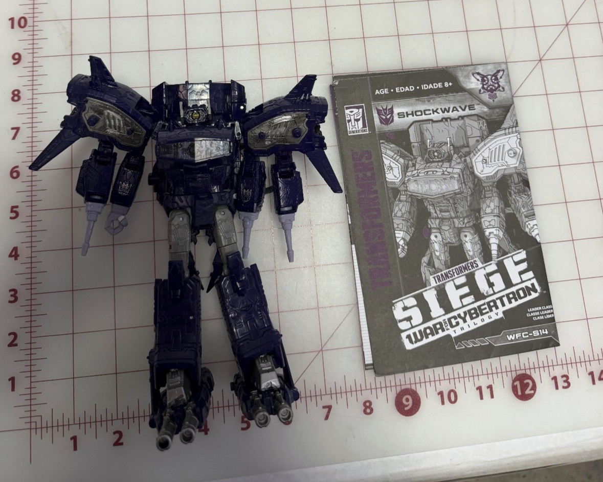 Transformers Siege Shockwave Leader WFC-S14 Figure Loose #S1