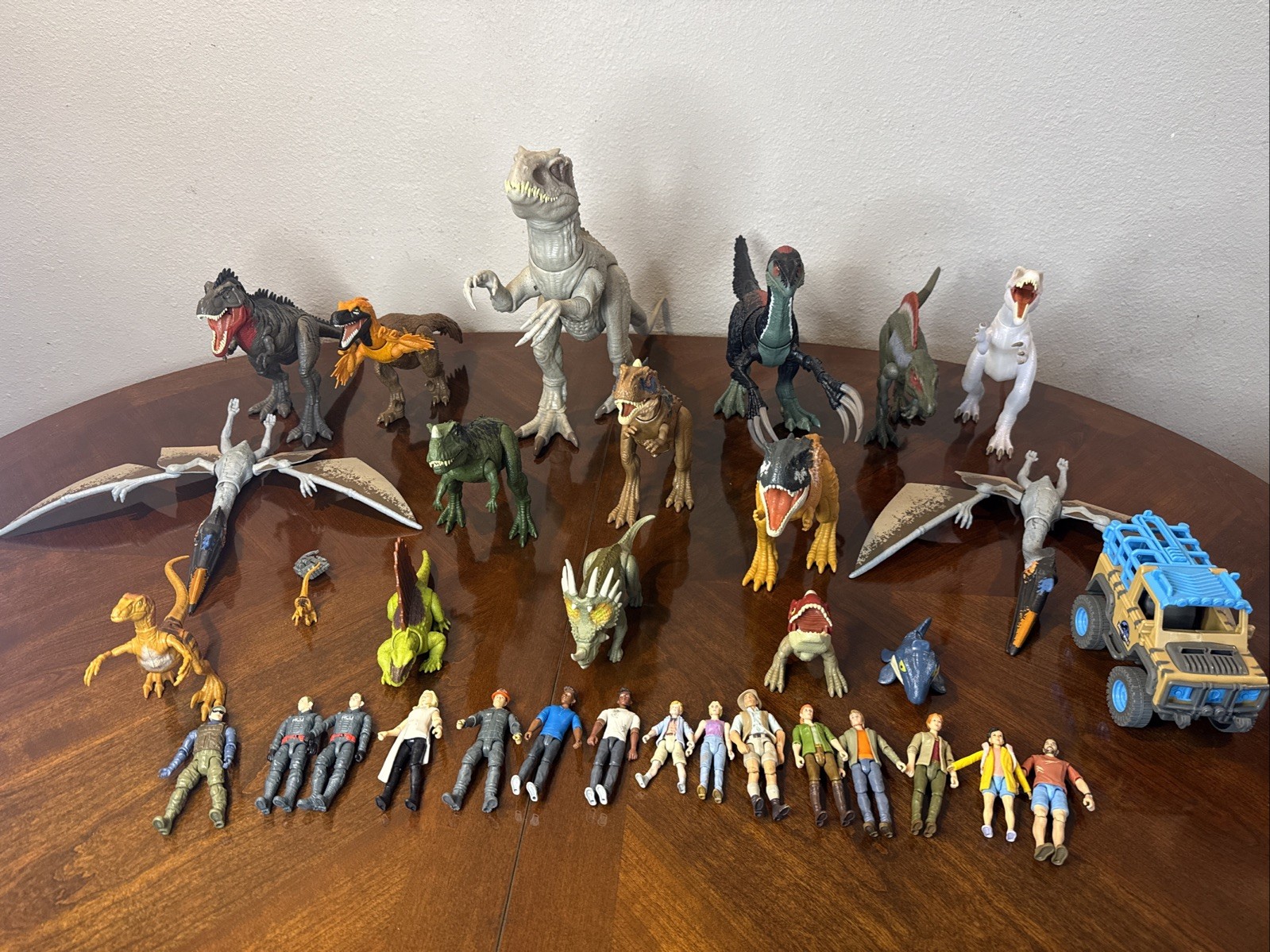 Jurassic World Lot 17 Dinos*some With Sound* & 15 Human Figures