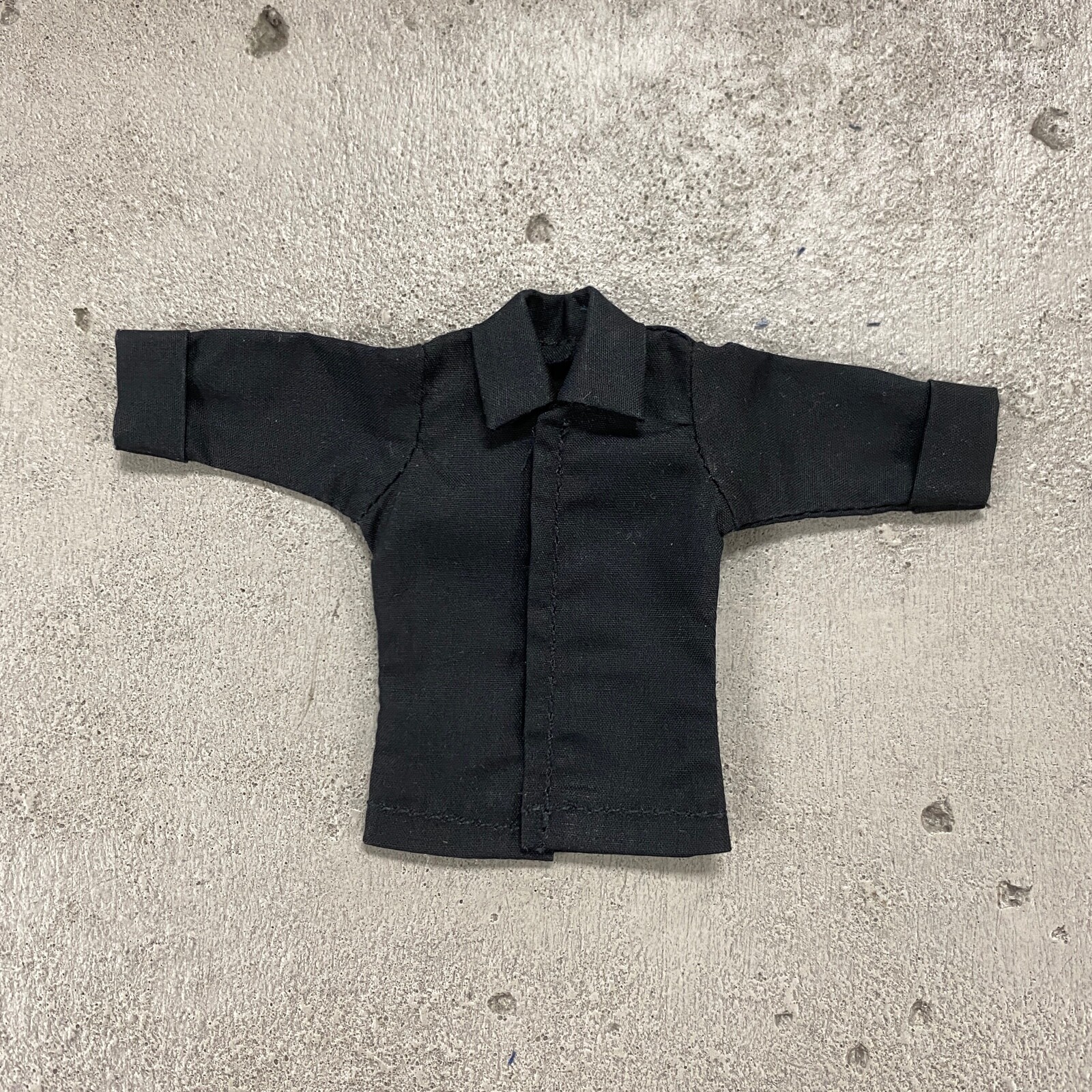 SU-RSVSHT-BLK: Black Dress Shirt w/ roll-up sleeve for 6&Prime; Mezco Nota slim body