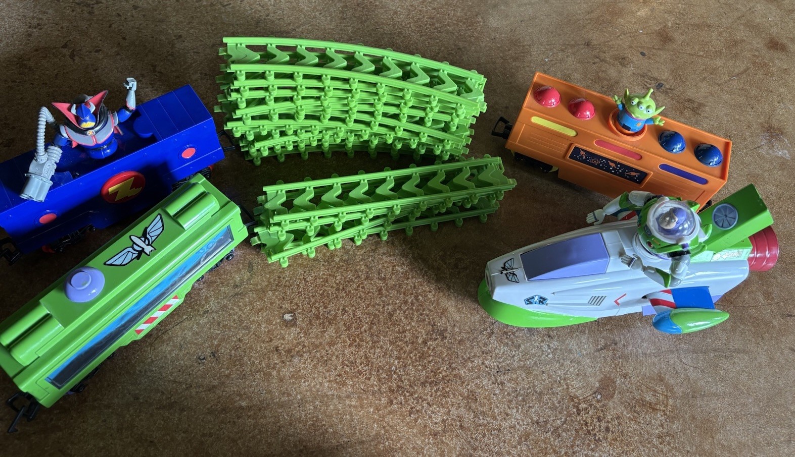 Disney Pixar Toy Story Buzz & Friends Battery Operated Space Train Set 2006