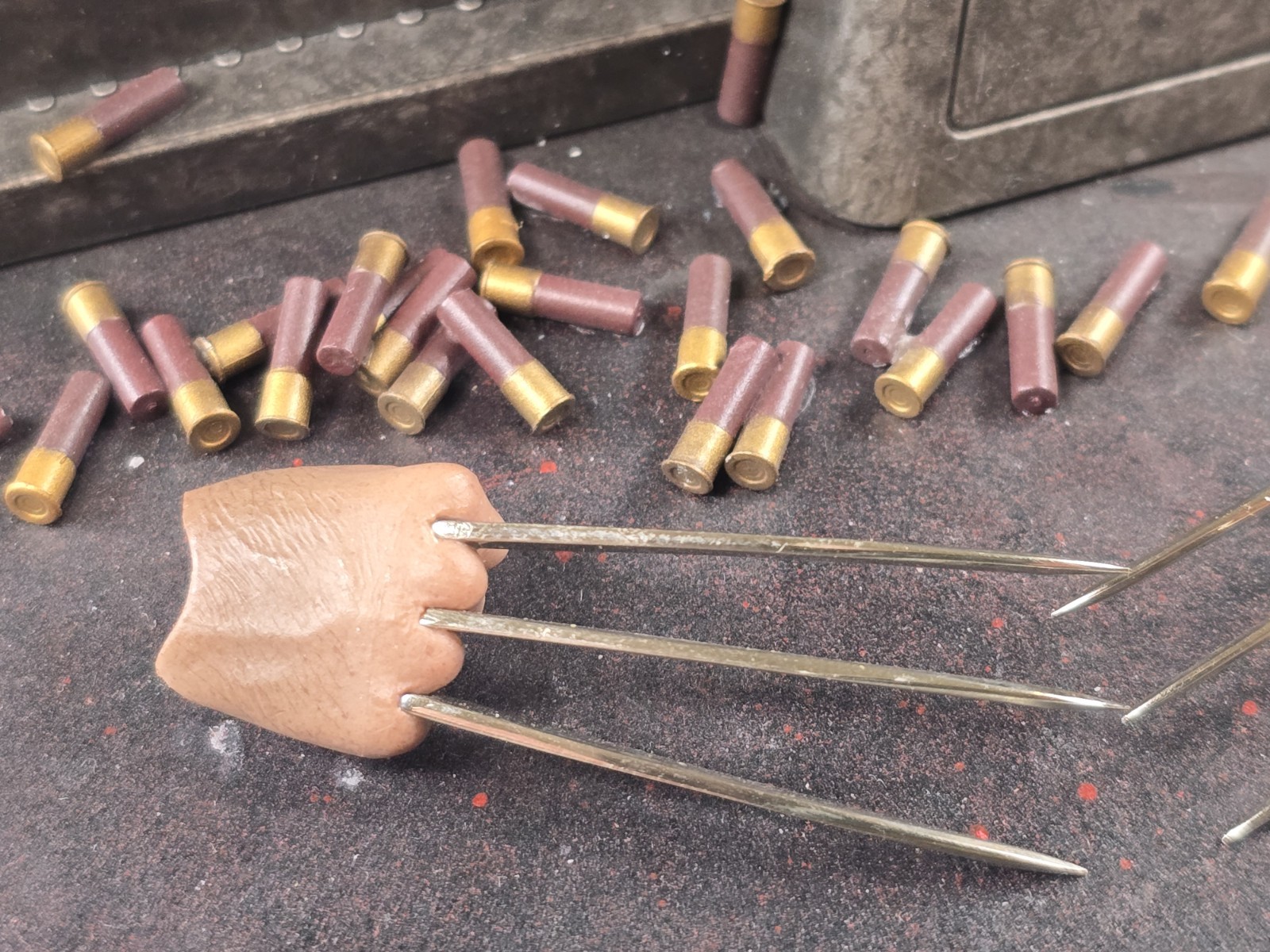 Marvel Wolverine Hugh Jackman Logan head & Adamantium Claws 1/6 kitbash