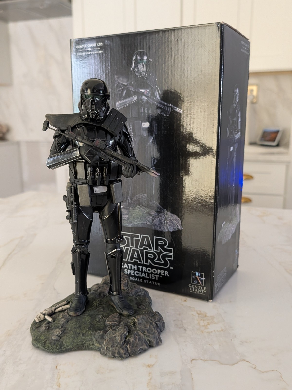 Star Wars Gentle Giant Death Trooper Specialist Status #/1200