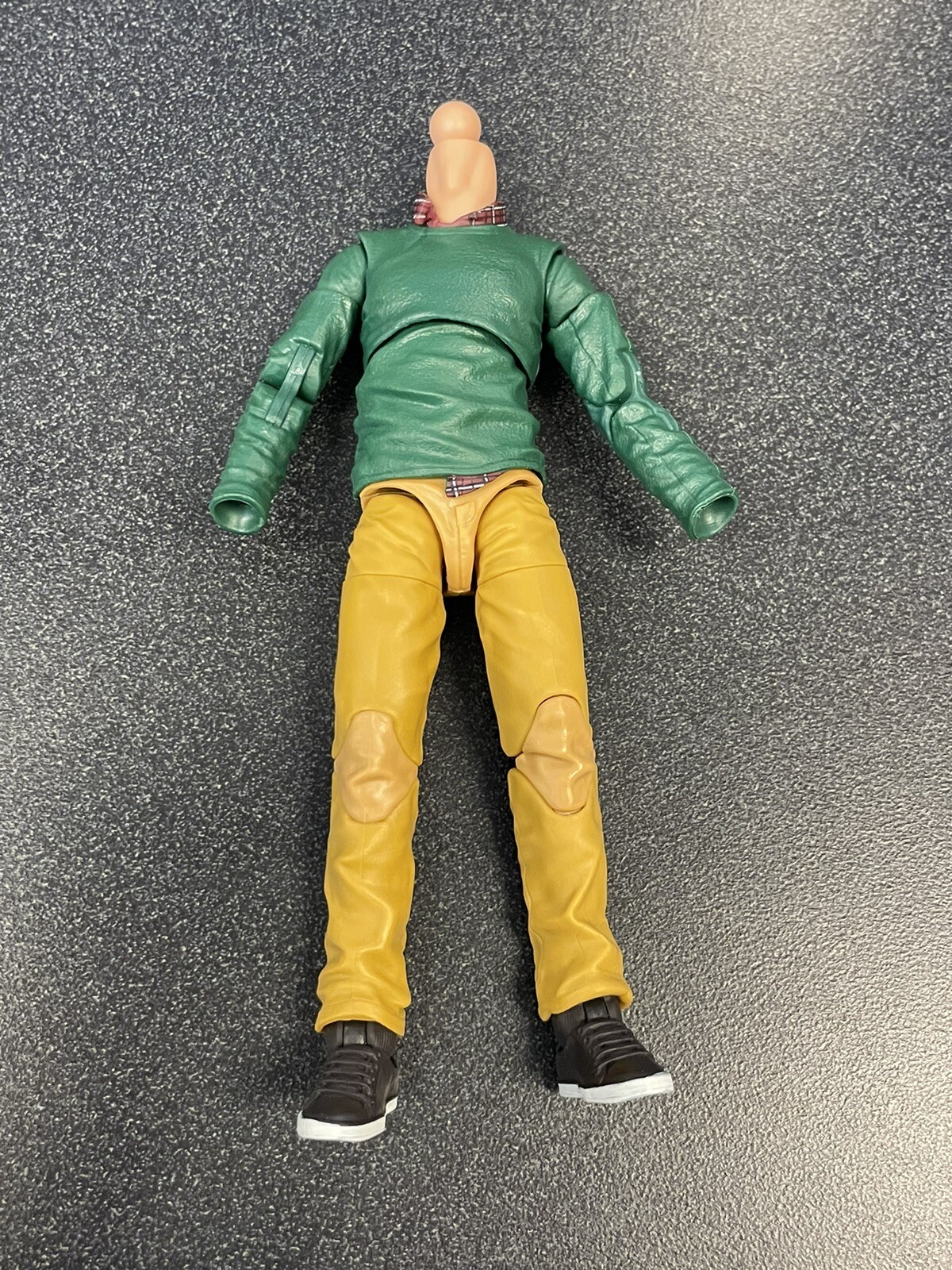 Marvel Legends (Peter Parker) Homecoming (TOM HOLLAND BODY) Spider-Man
