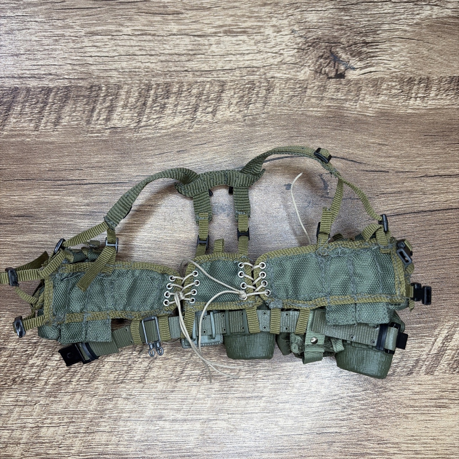 1/6 SCALE US Desert Storm – Iraq War era Tactical Load Bearing Vest w/ belt