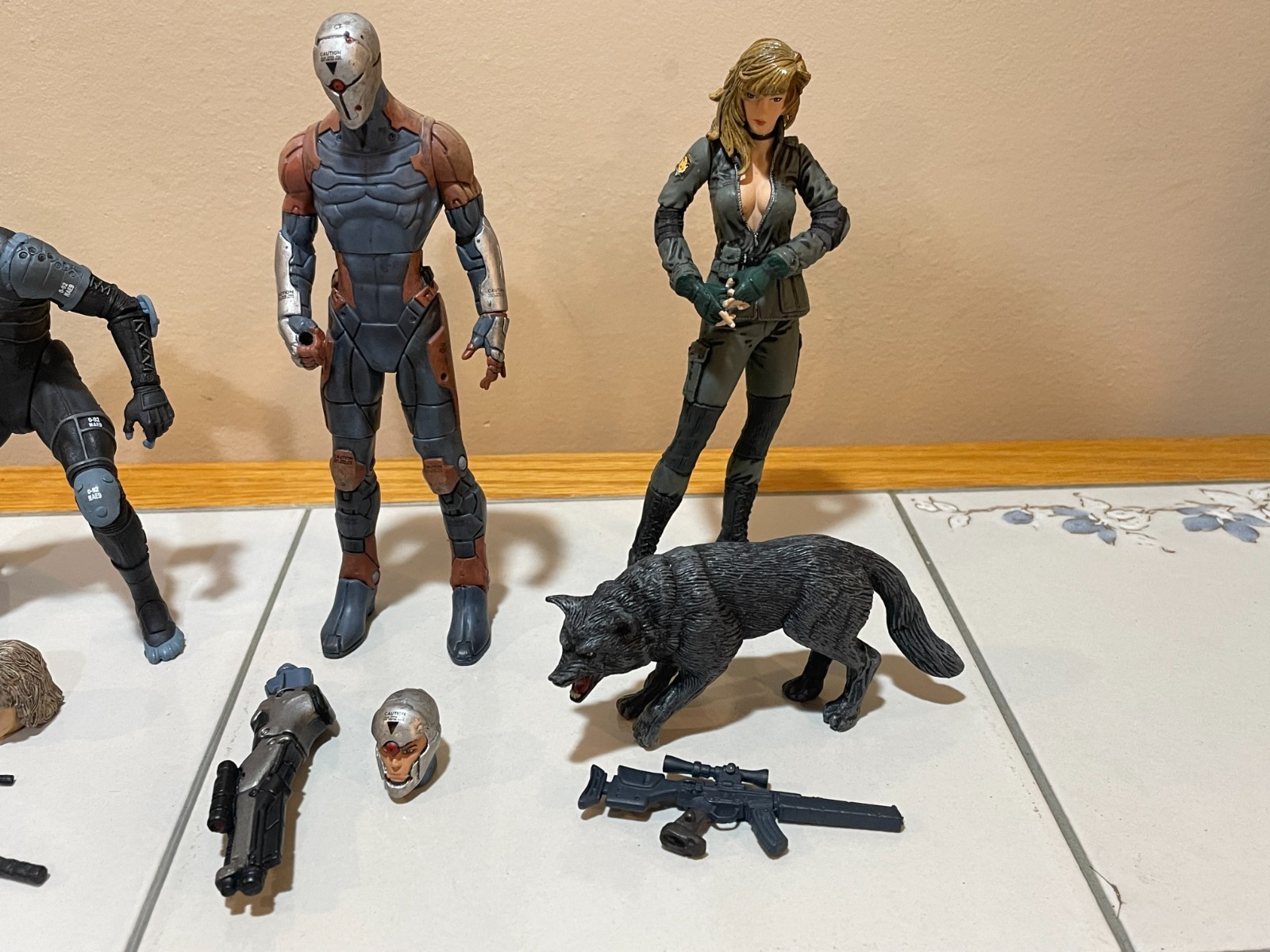 Metal Gear Solid Figure Lot Snake Raiden Ray Grey Fox Wolf Psycho McFarlane READ